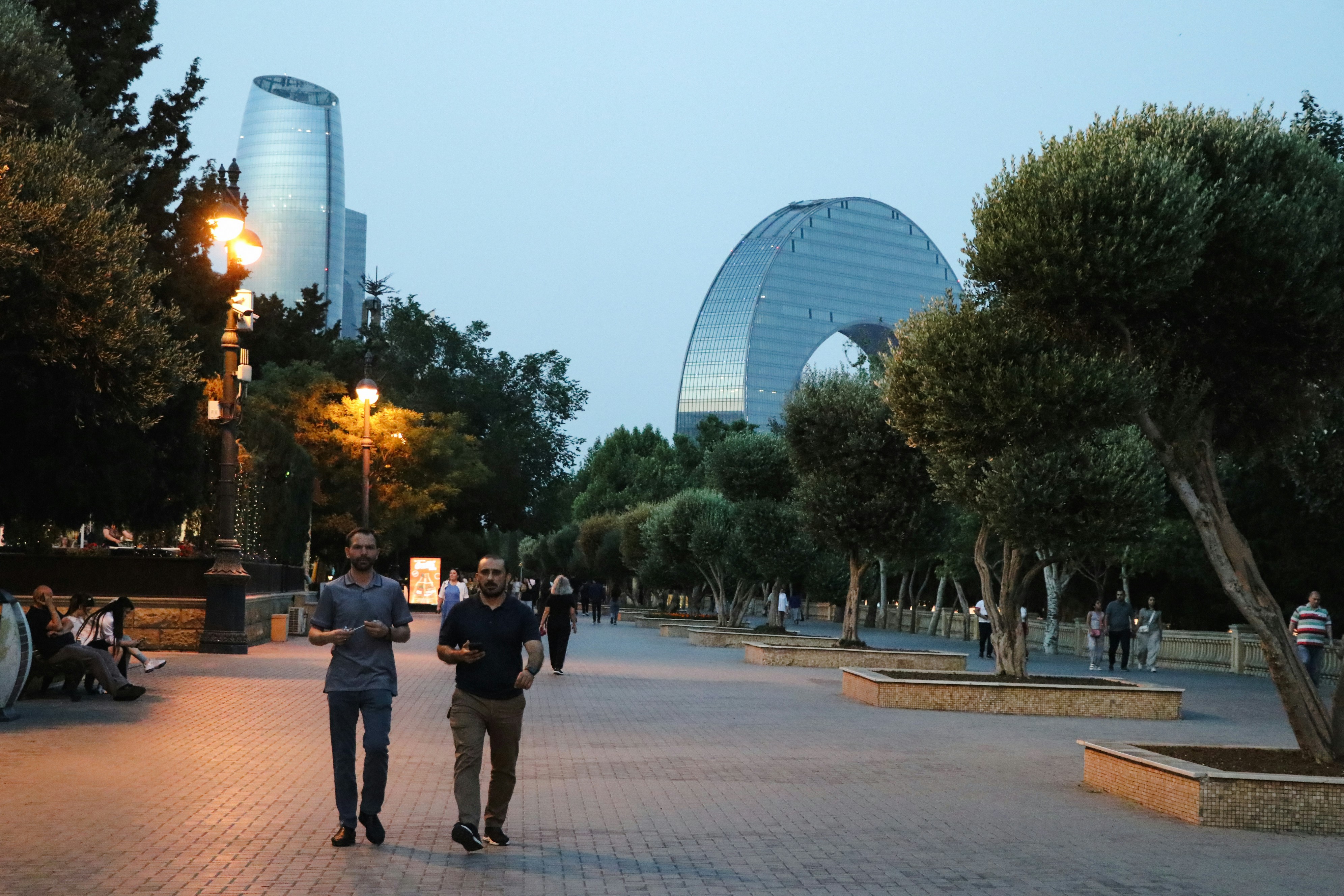 Baku Budget Travel Guides