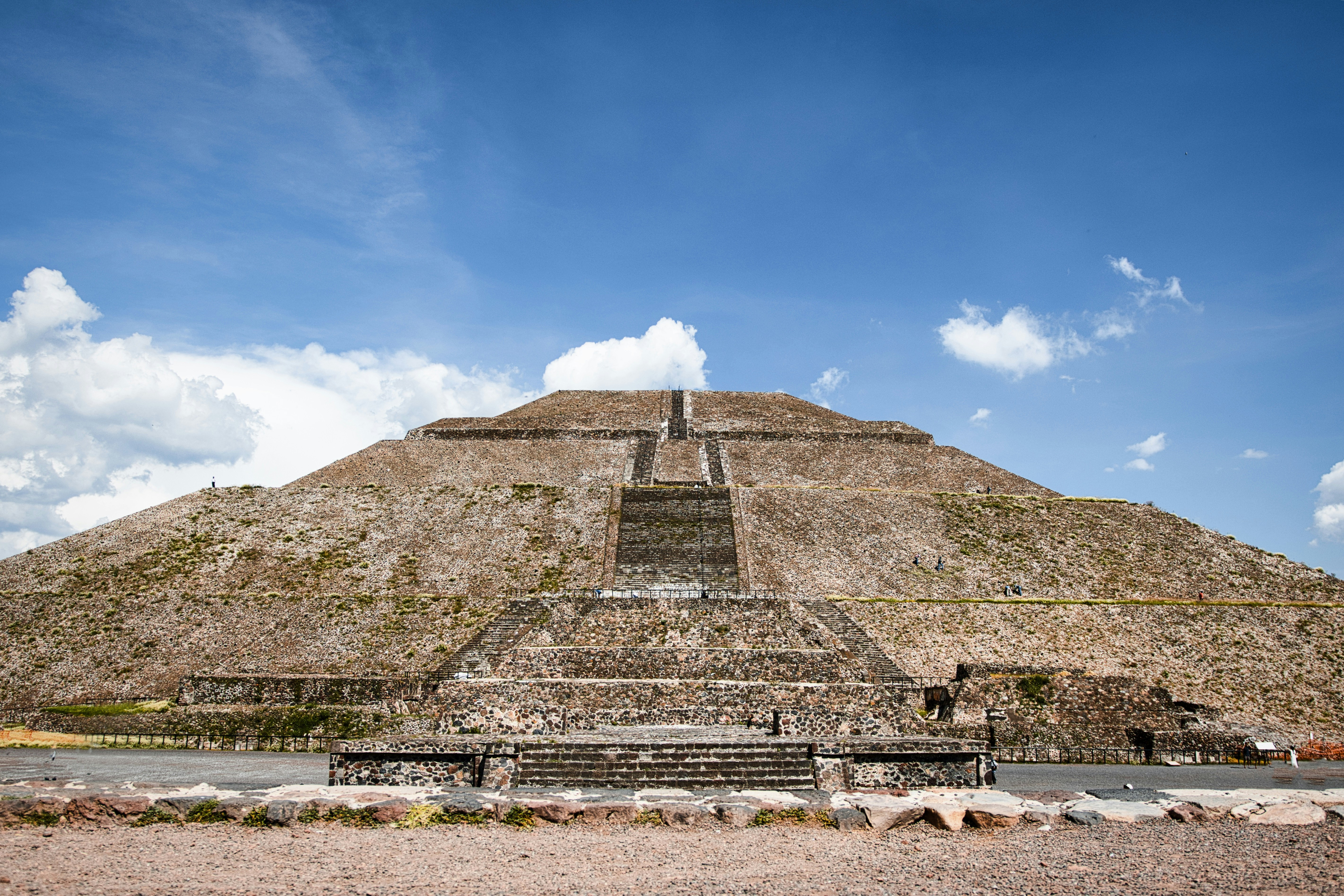 blue shoes with ivory wedding dress