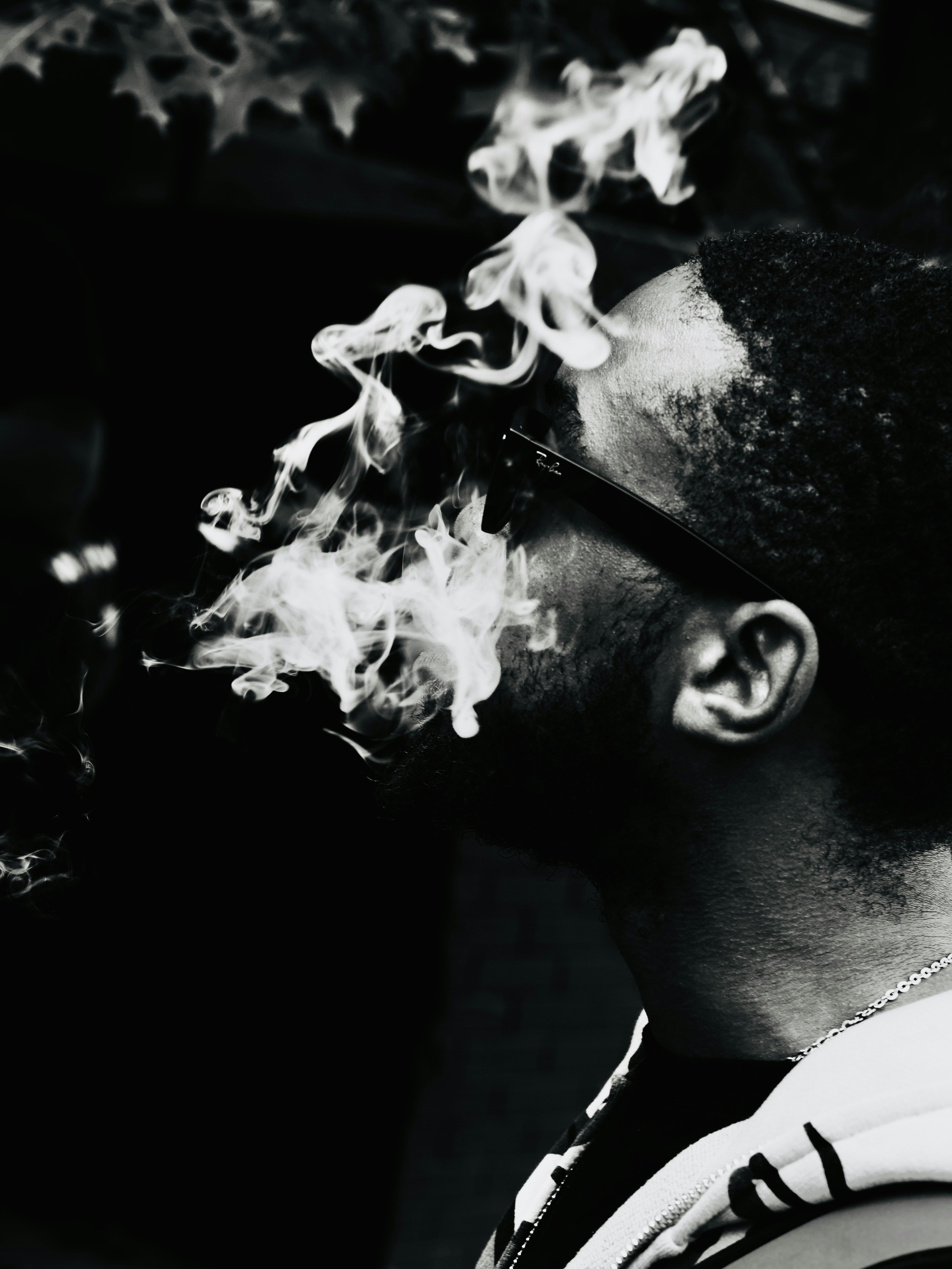 Imágenes de Humo De Marihuana | Descarga imágenes gratuitas en Unsplash, image size:3000x4000