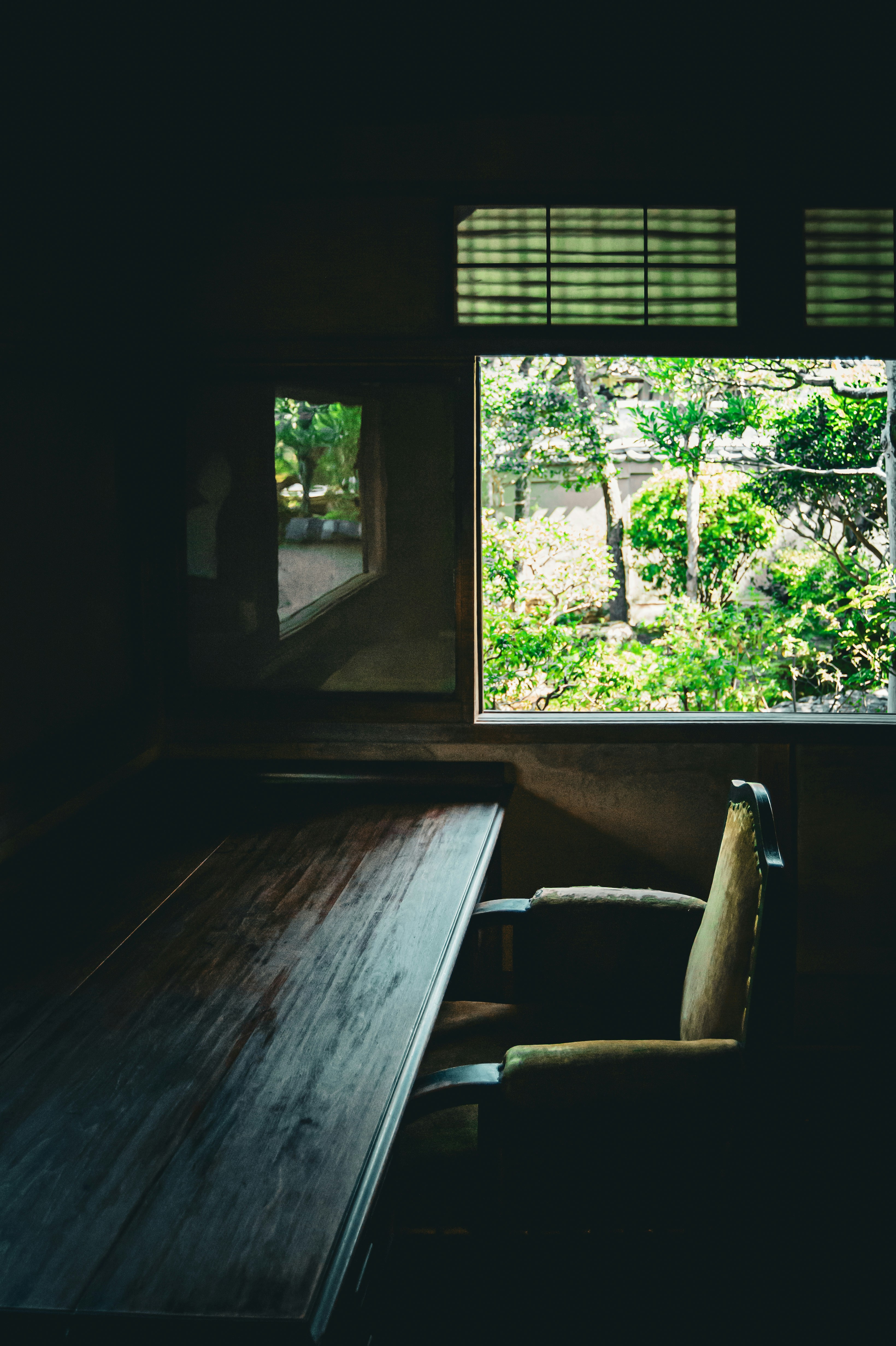 photo 1759310706965 ac8bbb1017a5?ixid=M3w1ODkyNzF8MHwxfHNlYXJjaHwyfHxzZXJlbmUlMjBtZWRpdGF0aW9uJTIwc3BhY2V8ZW58MHwxfHx8MTc2MTY1NDQwN3ww&ixlib=rb 4.1