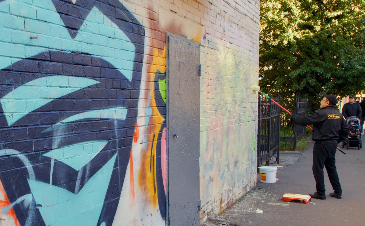 Graffiti Removal image background image