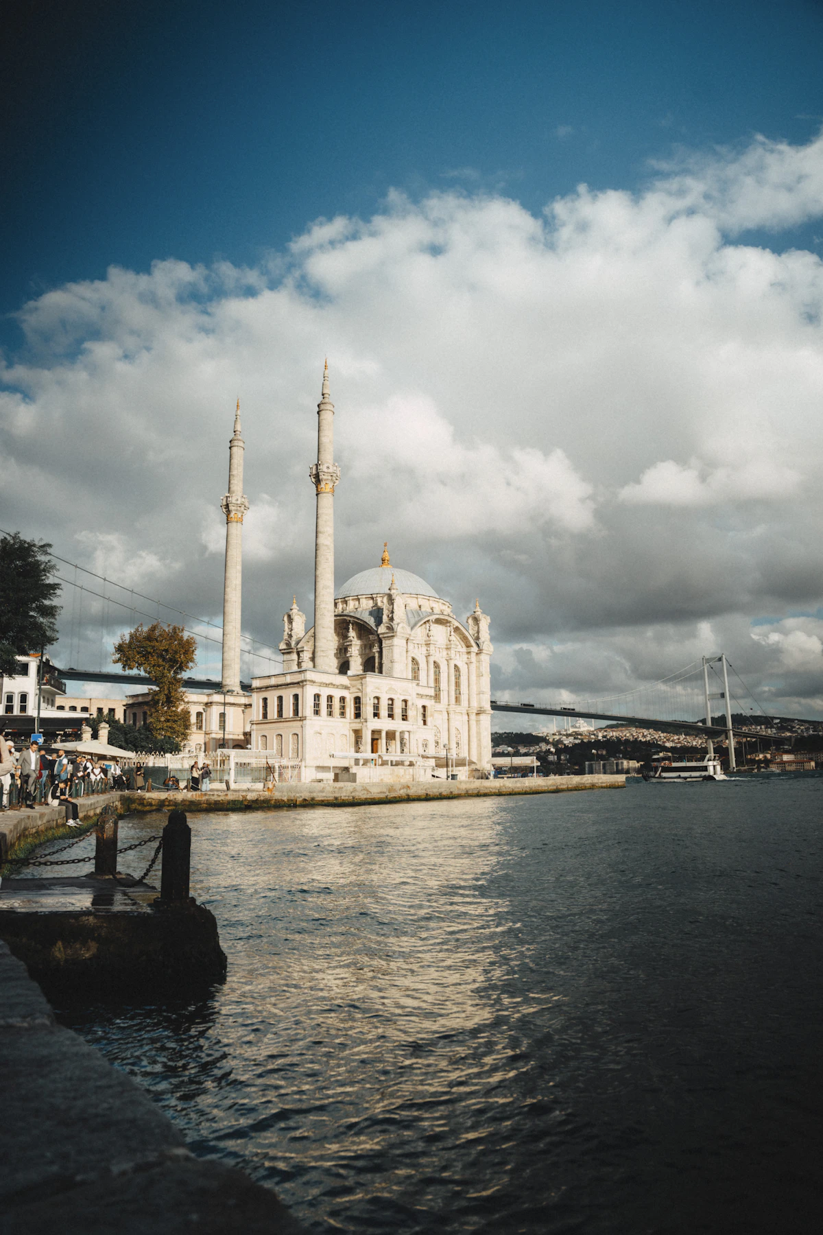 İstanbul River — Boğaz manzarası