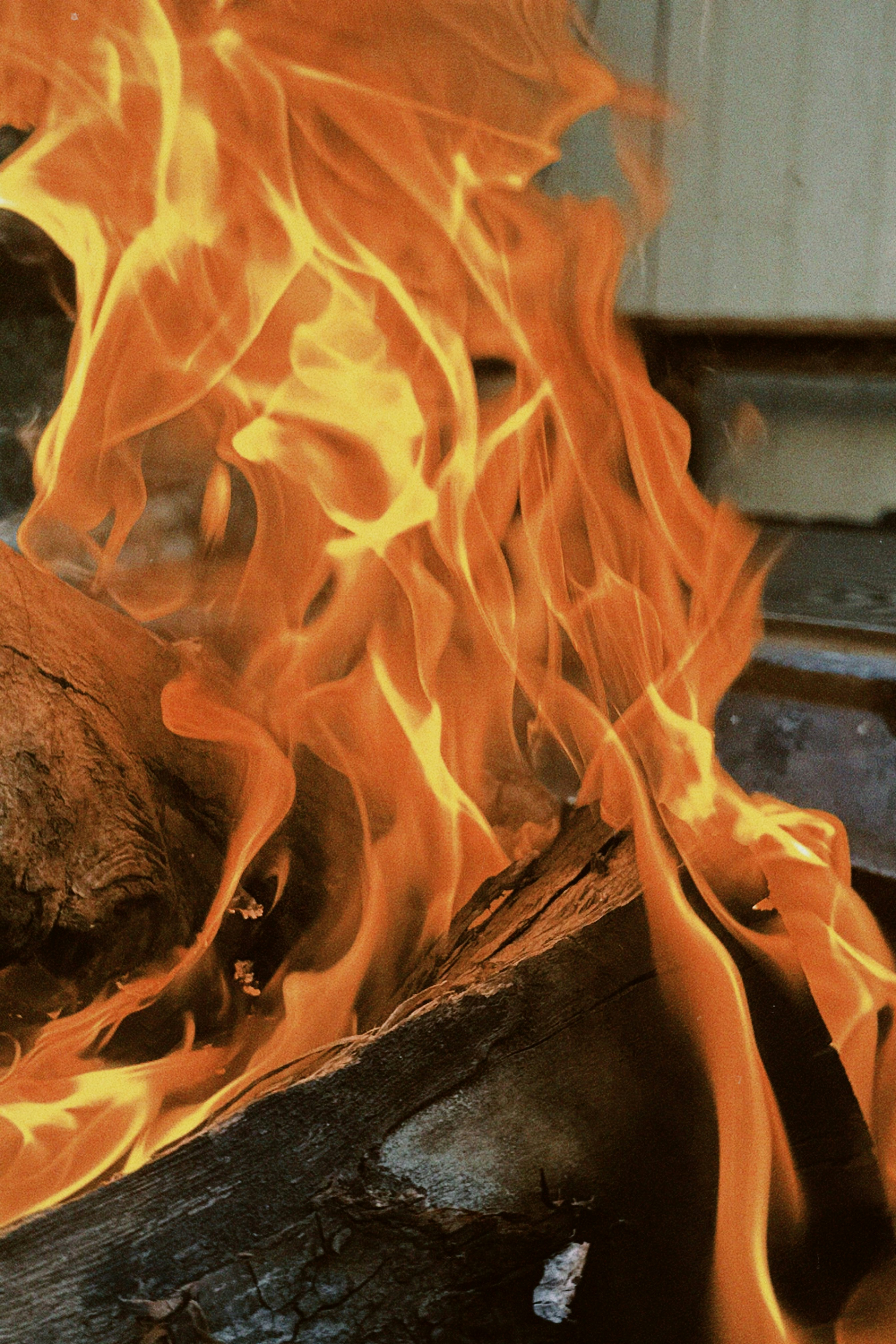 campfire cozy wallpaper, wallpaper, Campfire Drinks: Cozy Recipes for Cold Nights 5