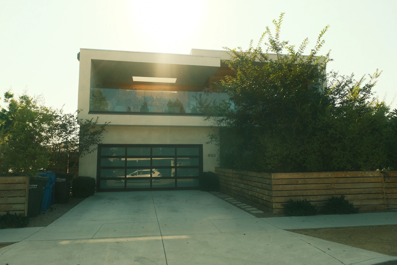 LOS ANGELES VIEW ESTATE