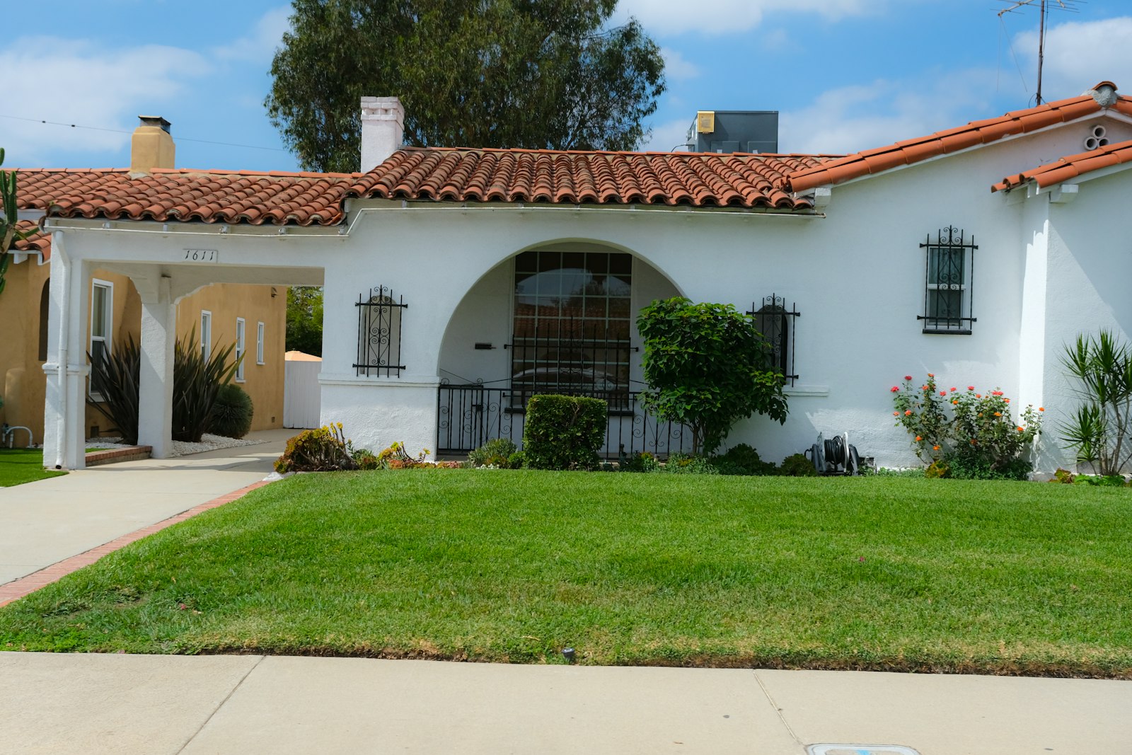 feature image of Buying a Home in Laredo Right Now? 7 Moves That Save You Real Money