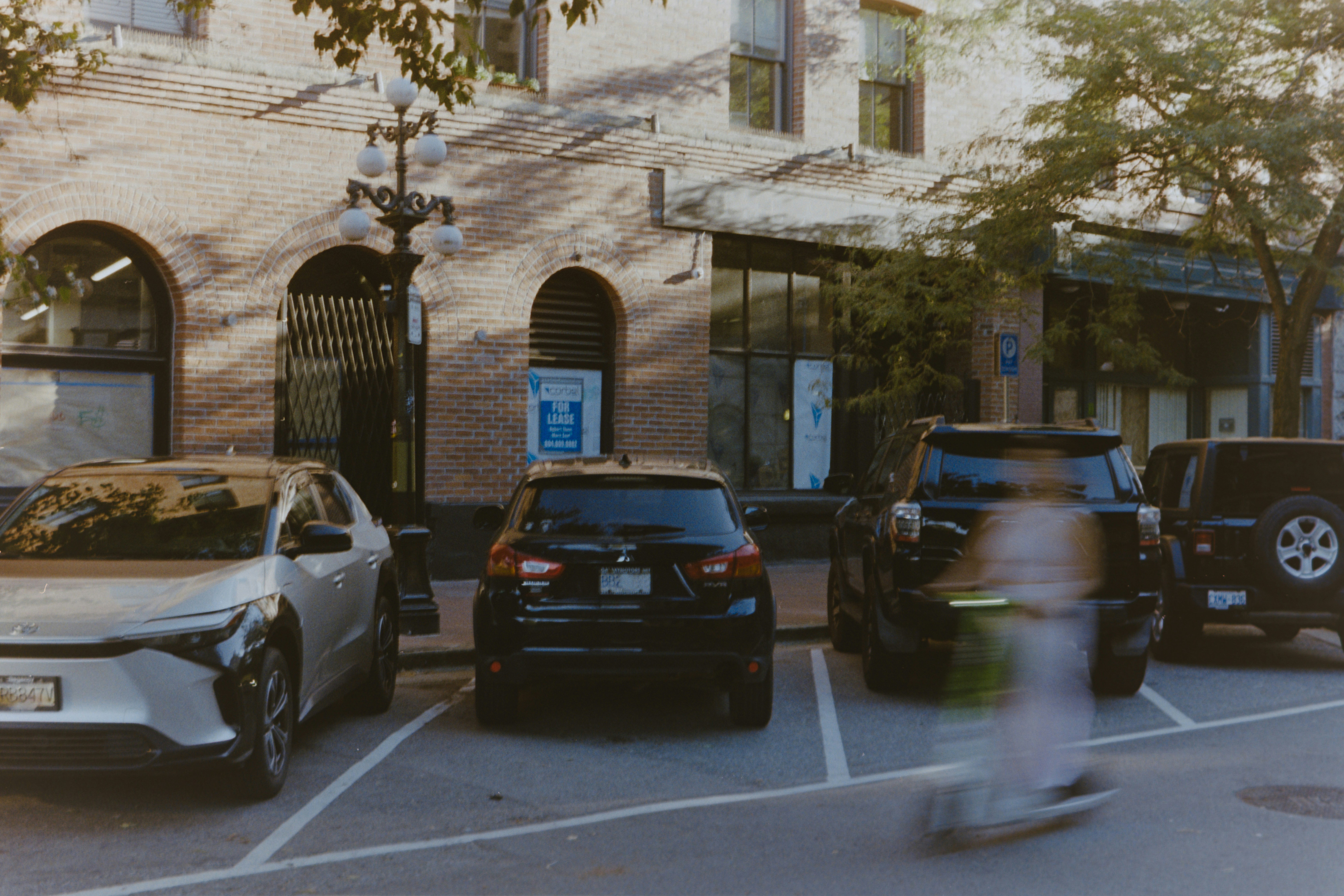 Photo by albertstoynov