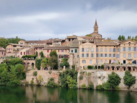 The red-brick town above the Tarn — Albi, France
