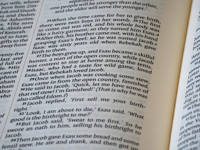 古い書物と精神的なテキスト