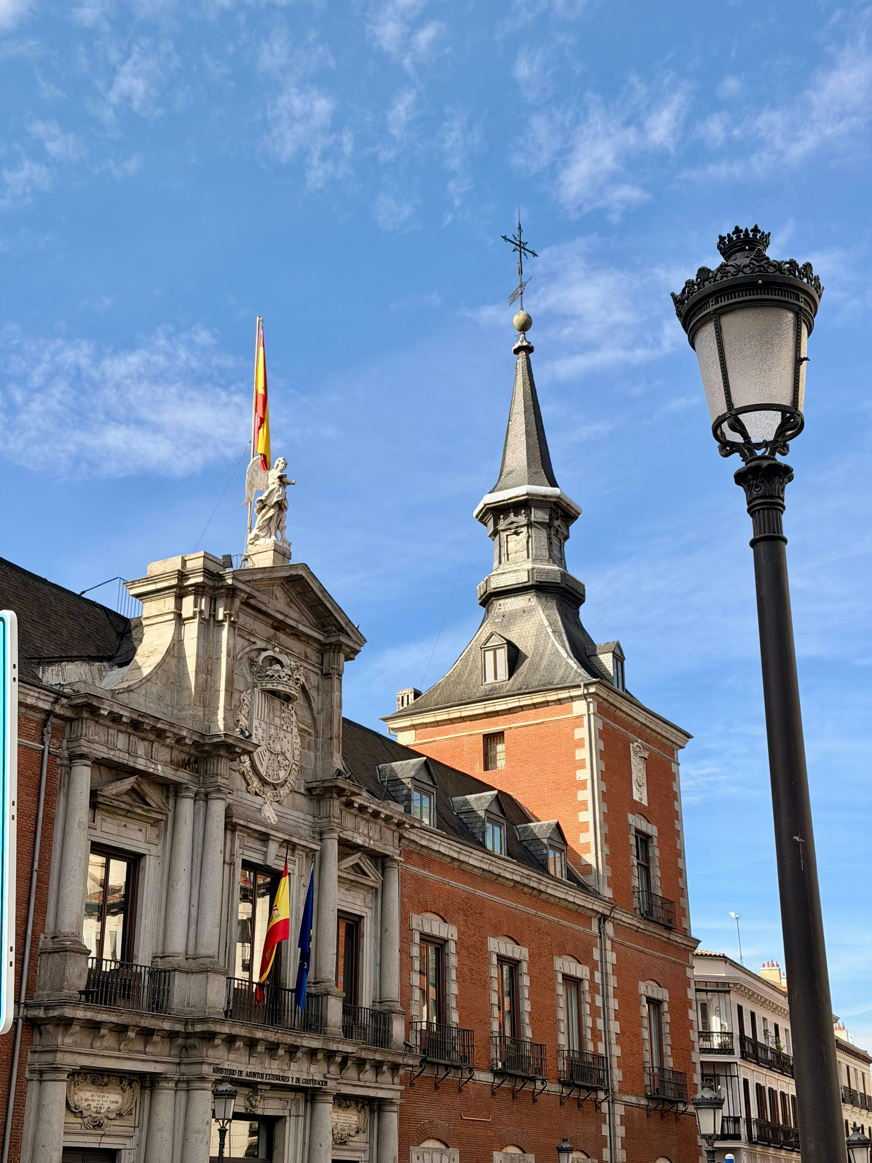 Photo by andresgavinbelson