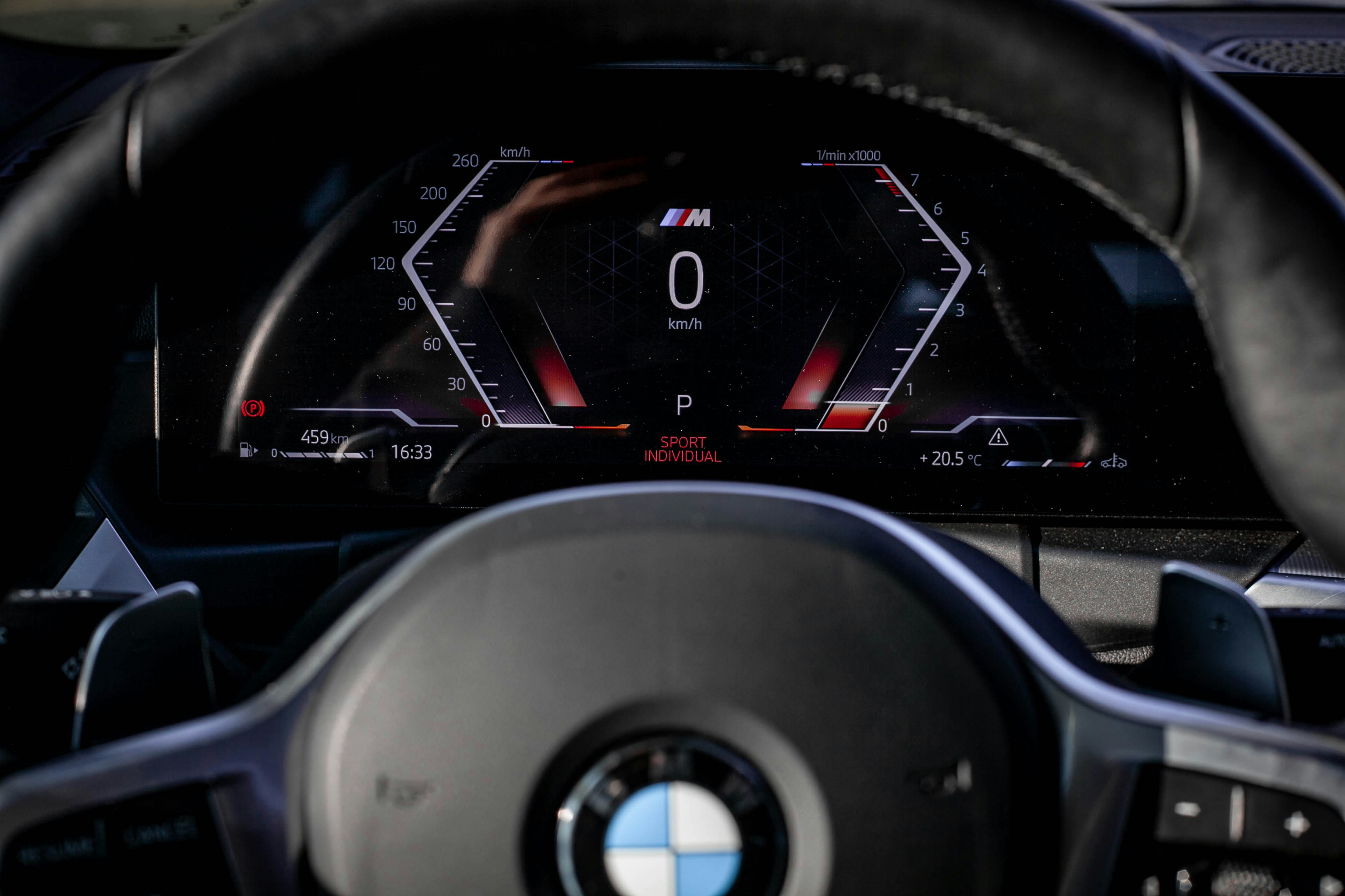 Digital dashboard of a modern car interior. photo – Free Car Image on  Unsplash