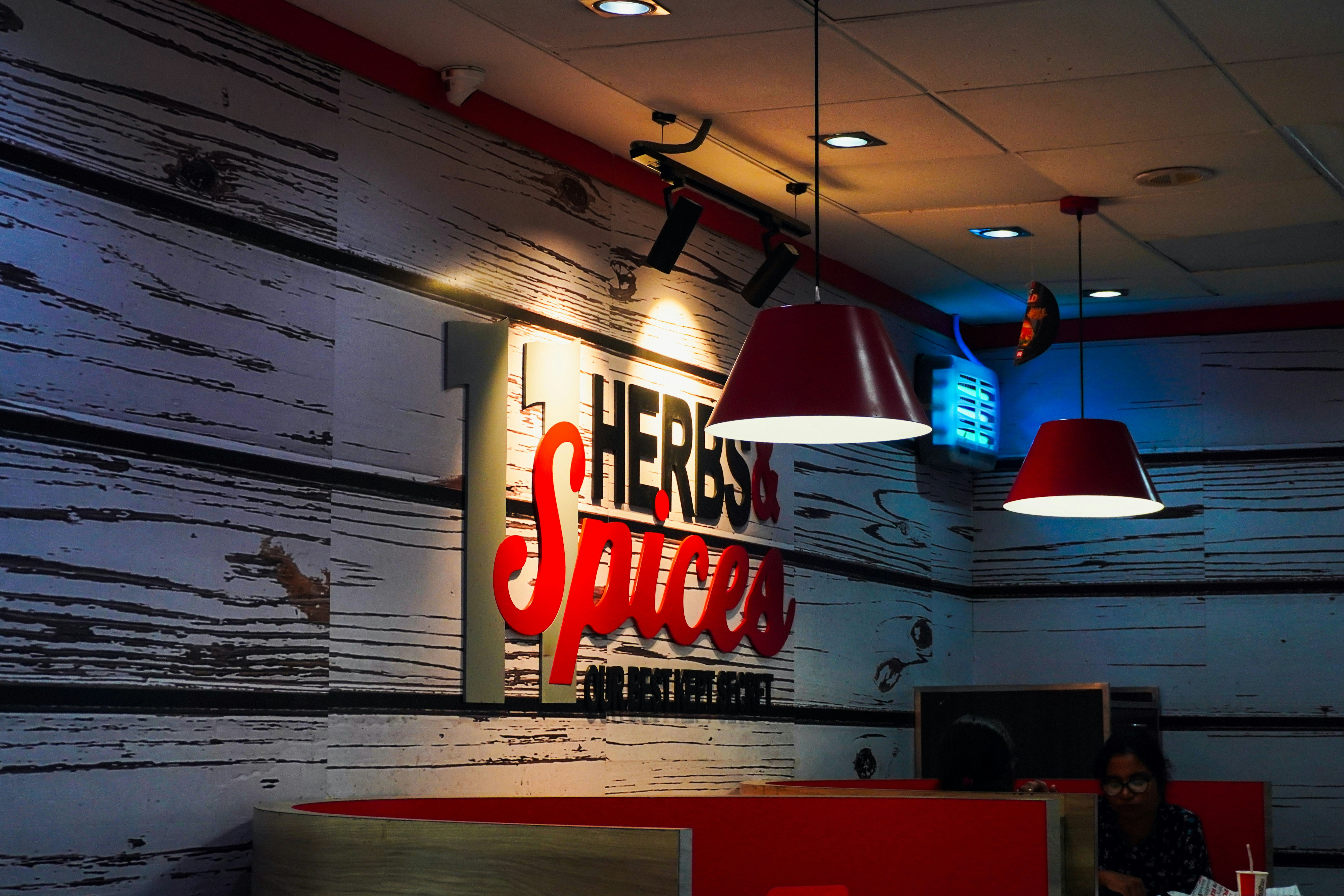 Salle de restaurant moderne