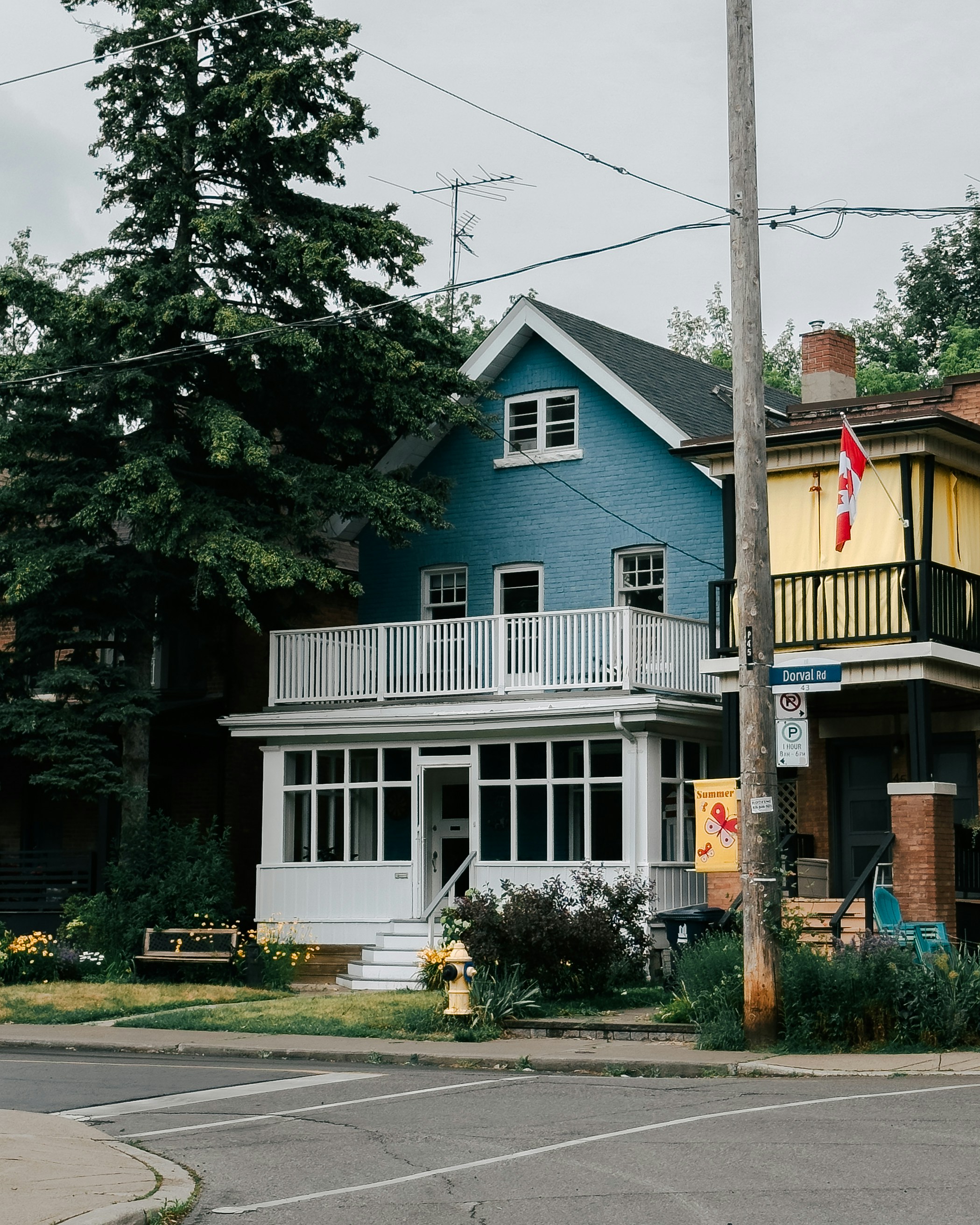 Beautiful community homes in a neighborhood