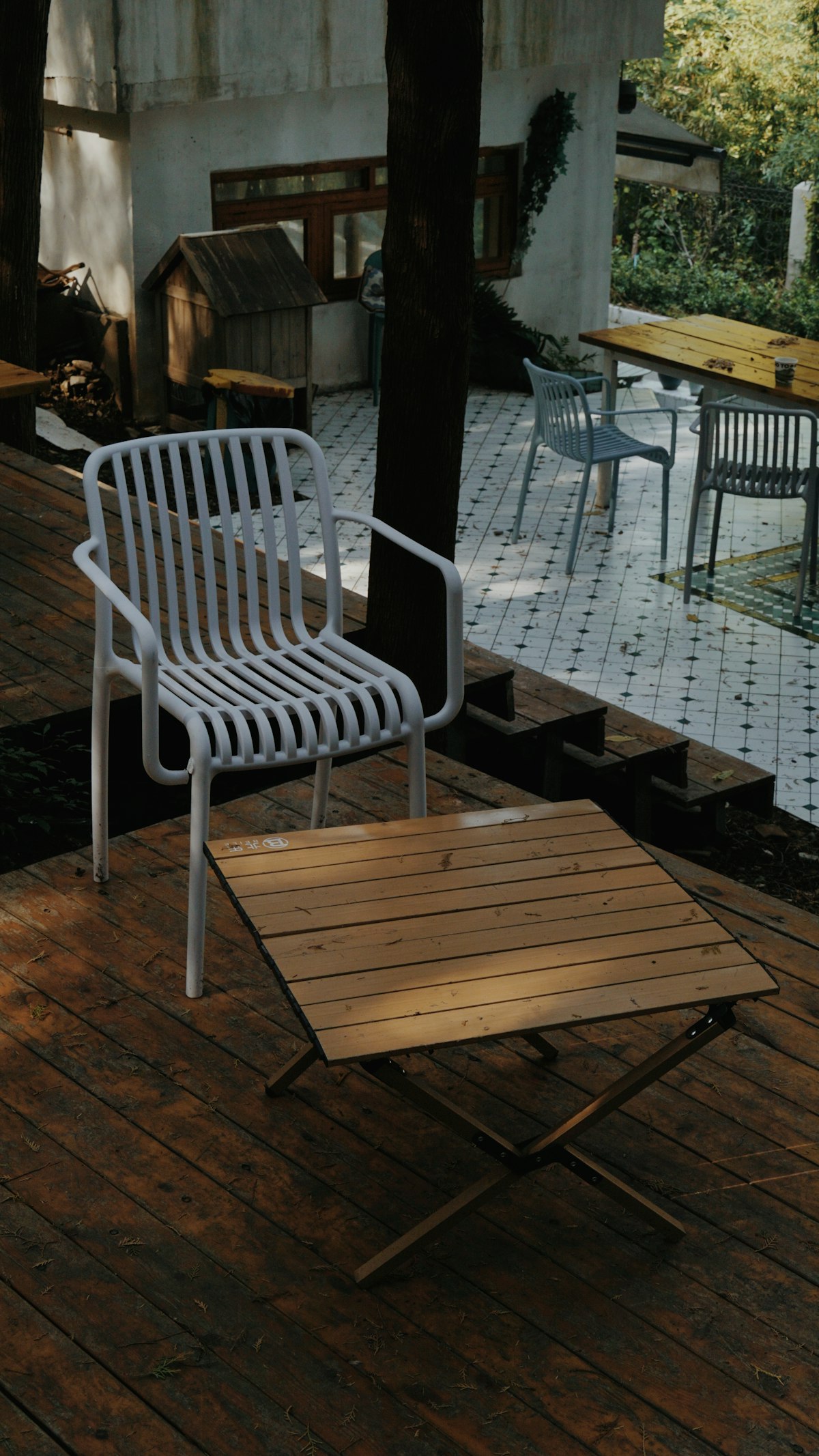 Outdoor Dining under Pergola