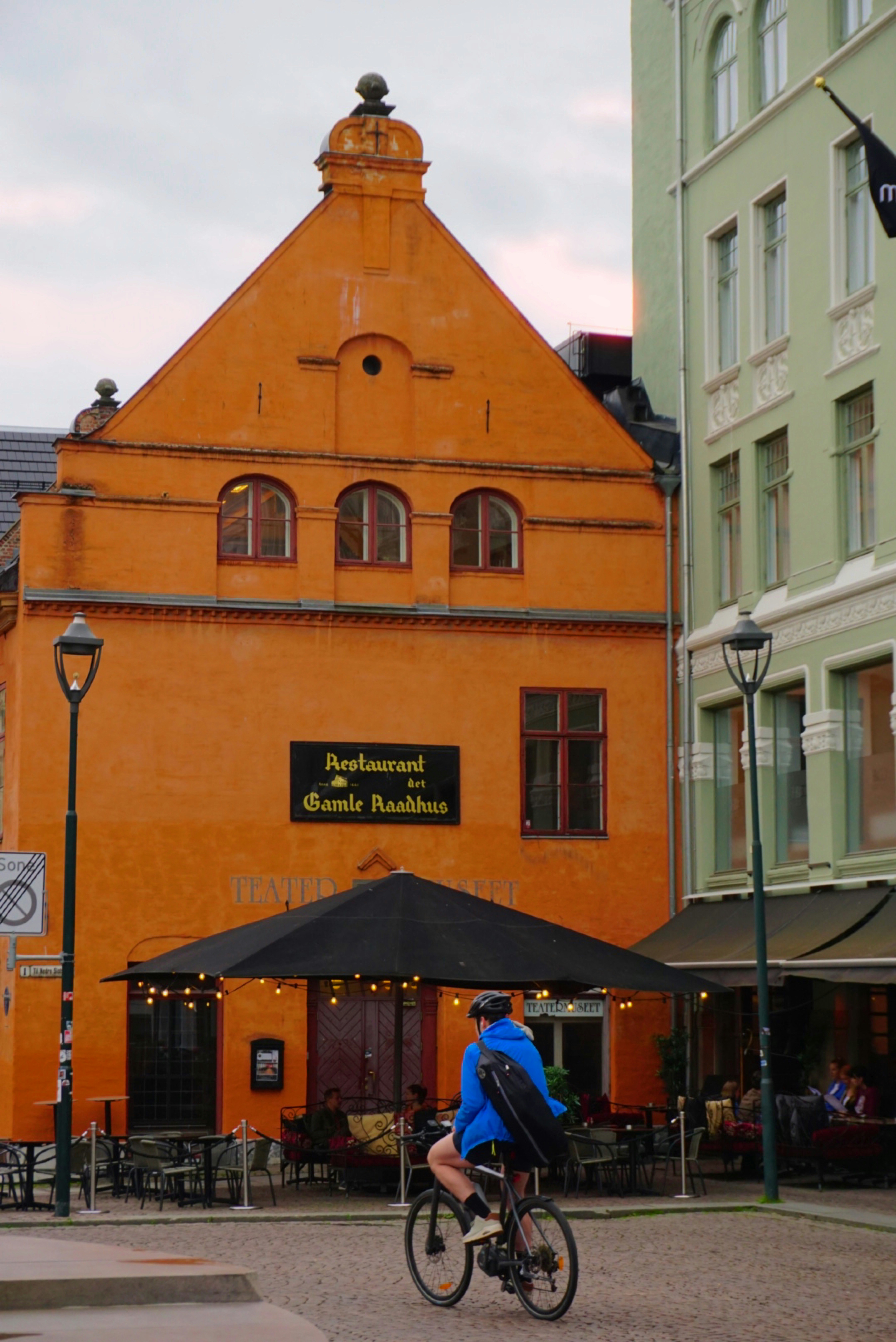 Photo by beatrizzahinos