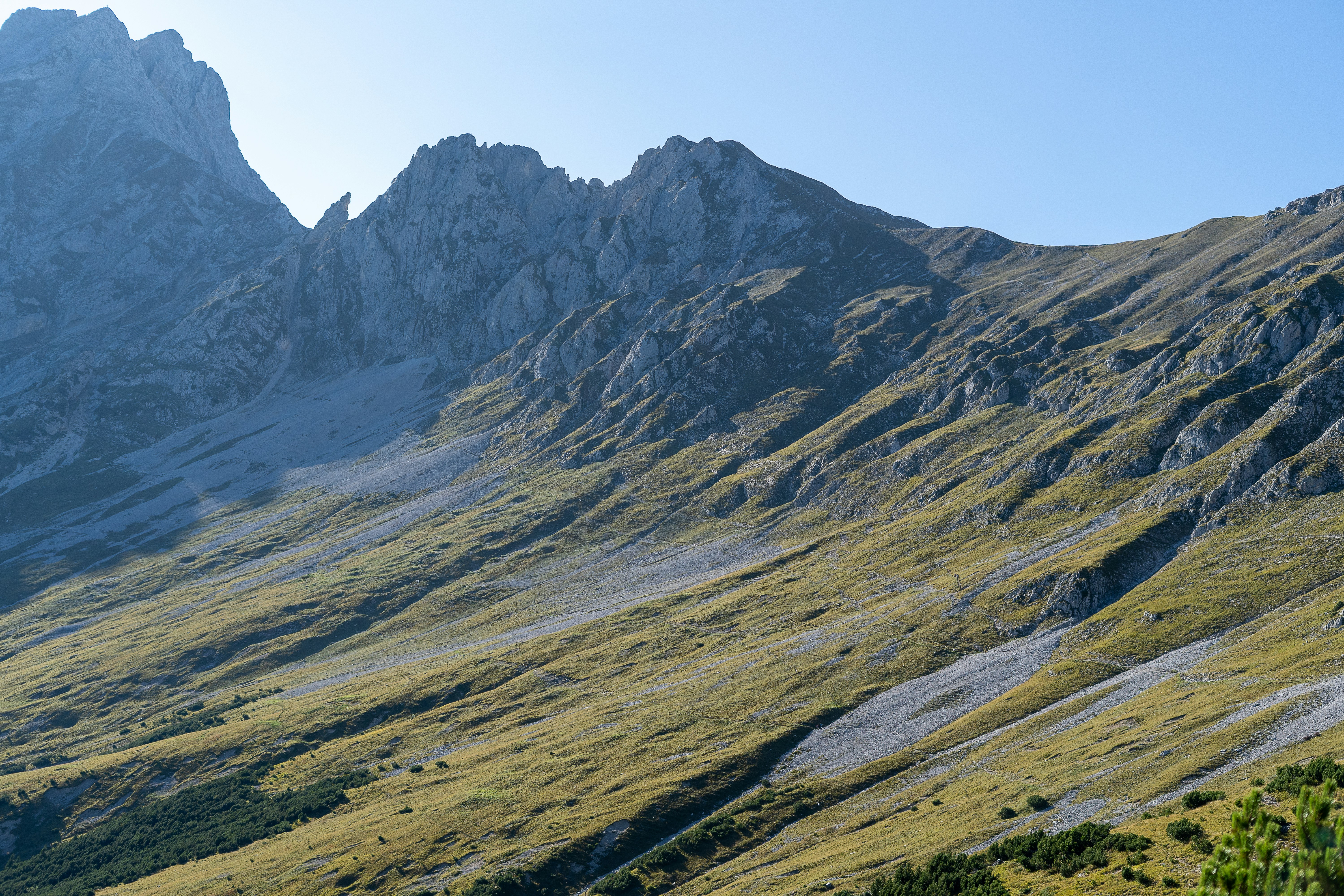 Photo by benjirokaneki