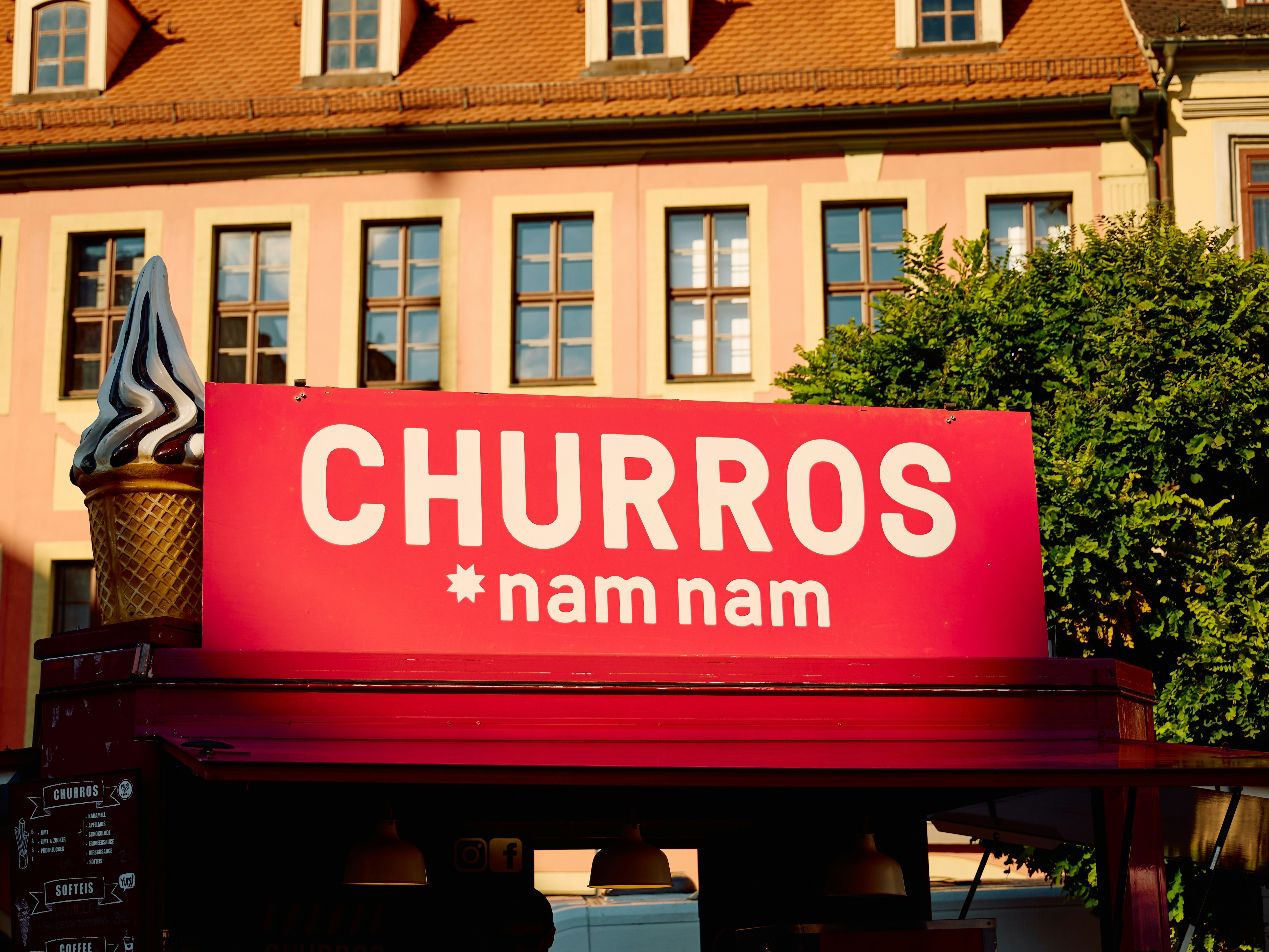 Sinal dos churros com cone de gelado