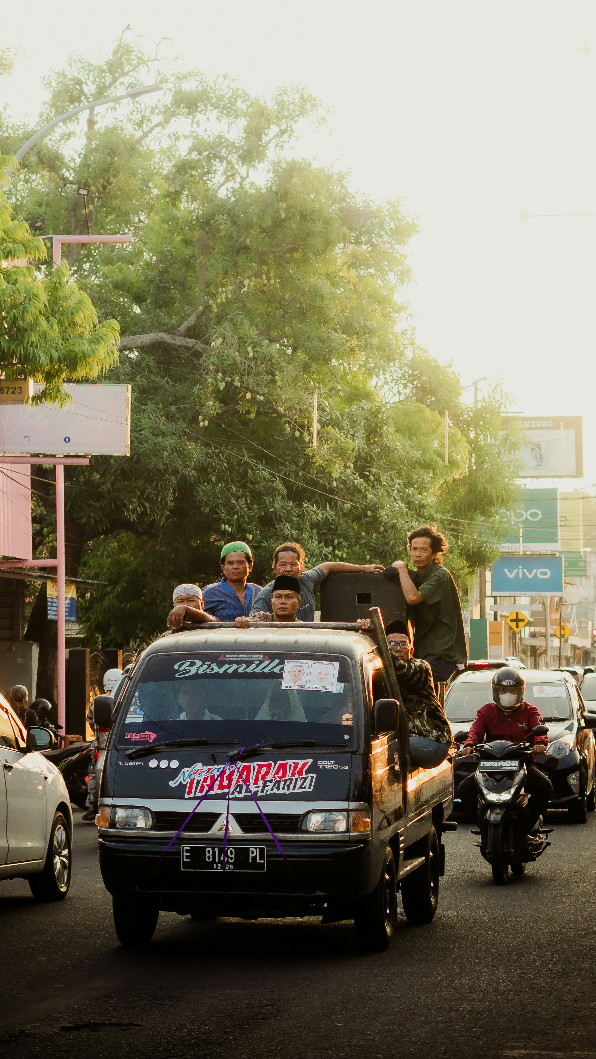 Local Pickup & Edge‑Cached Listings: How One‑Dollar.Shop Sellers Win Neighborhood Commerce in 2026