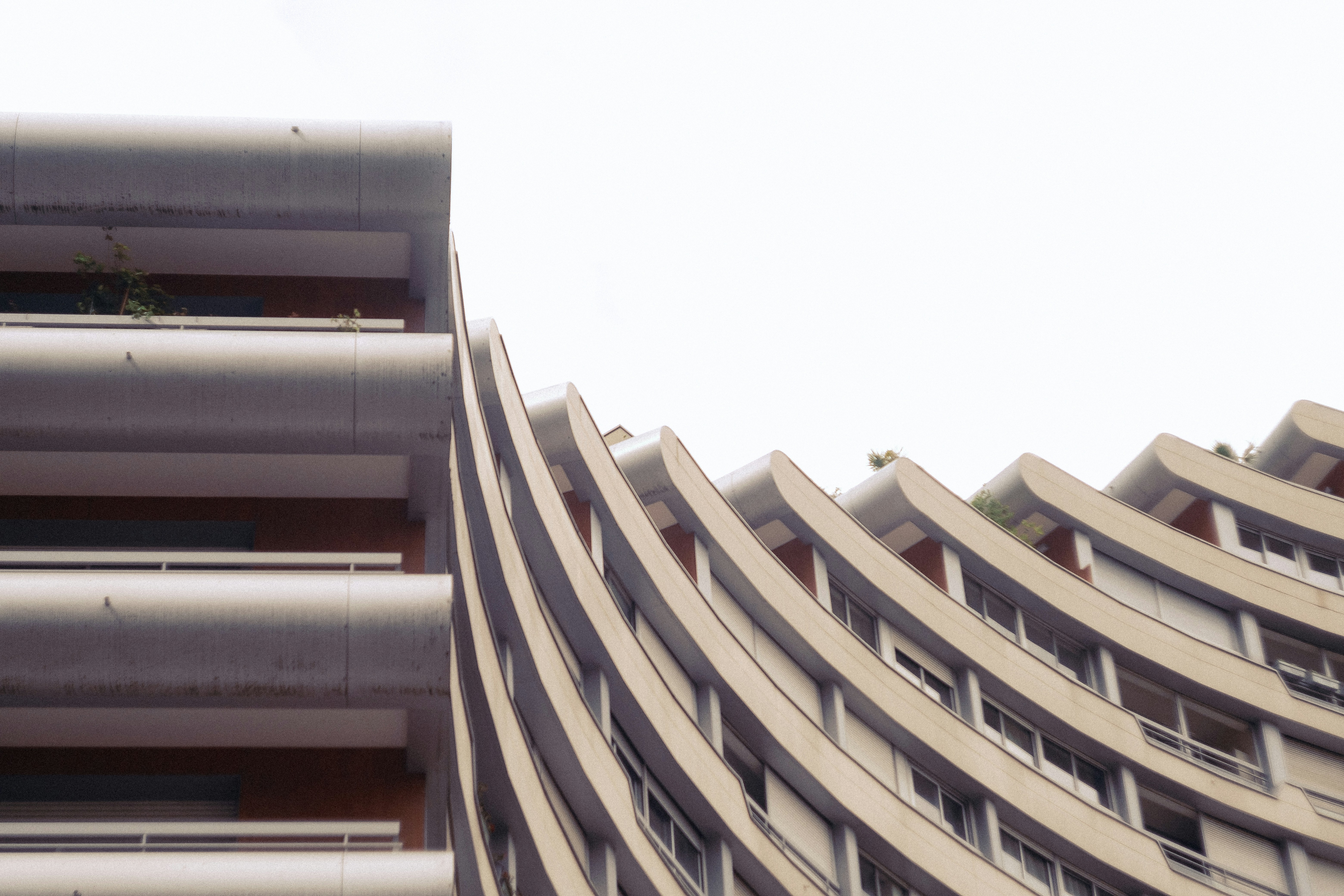 Comparing Credit Card Interest Rates and APR: Minimizing Debt Costs