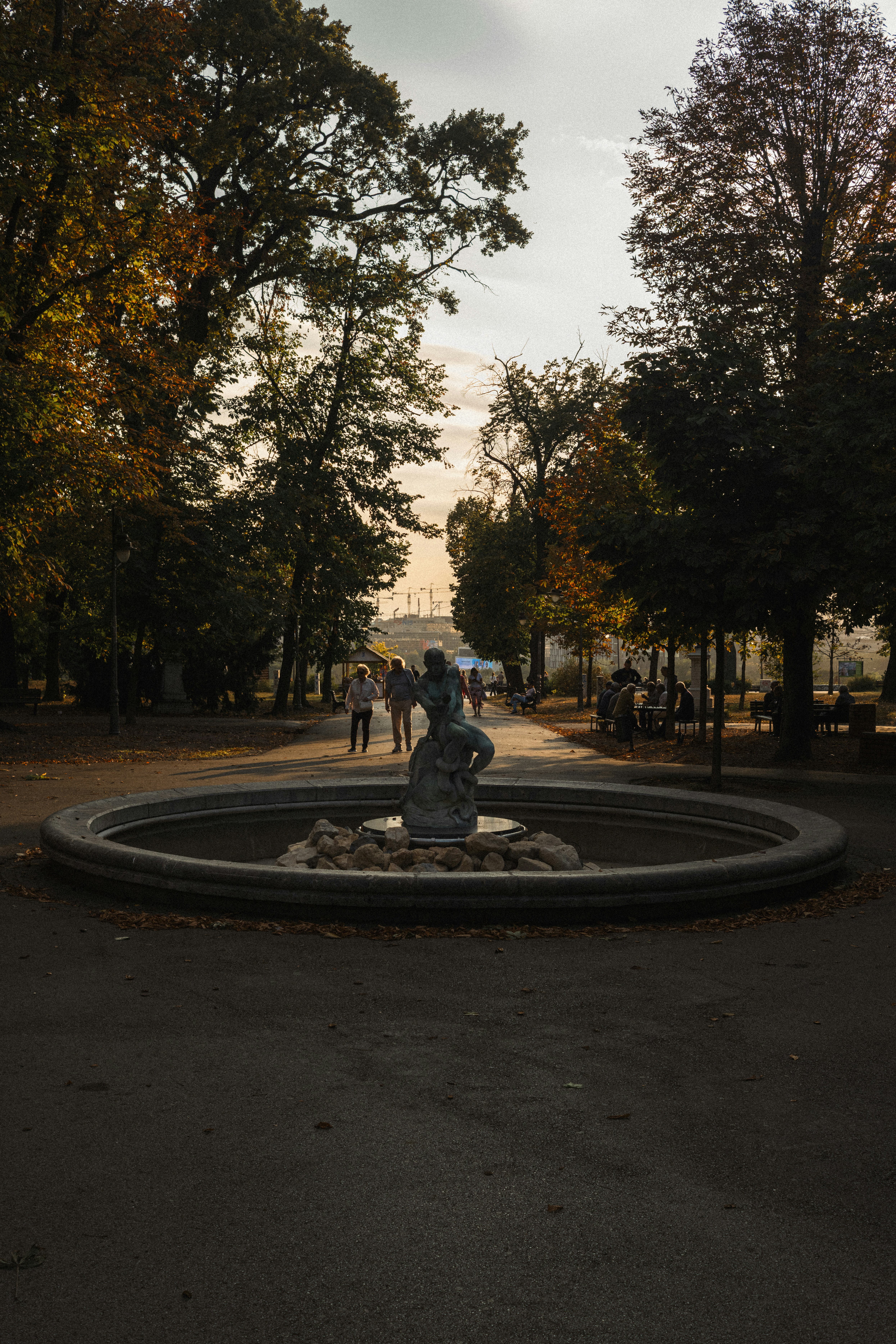 Photo by throughalekslens