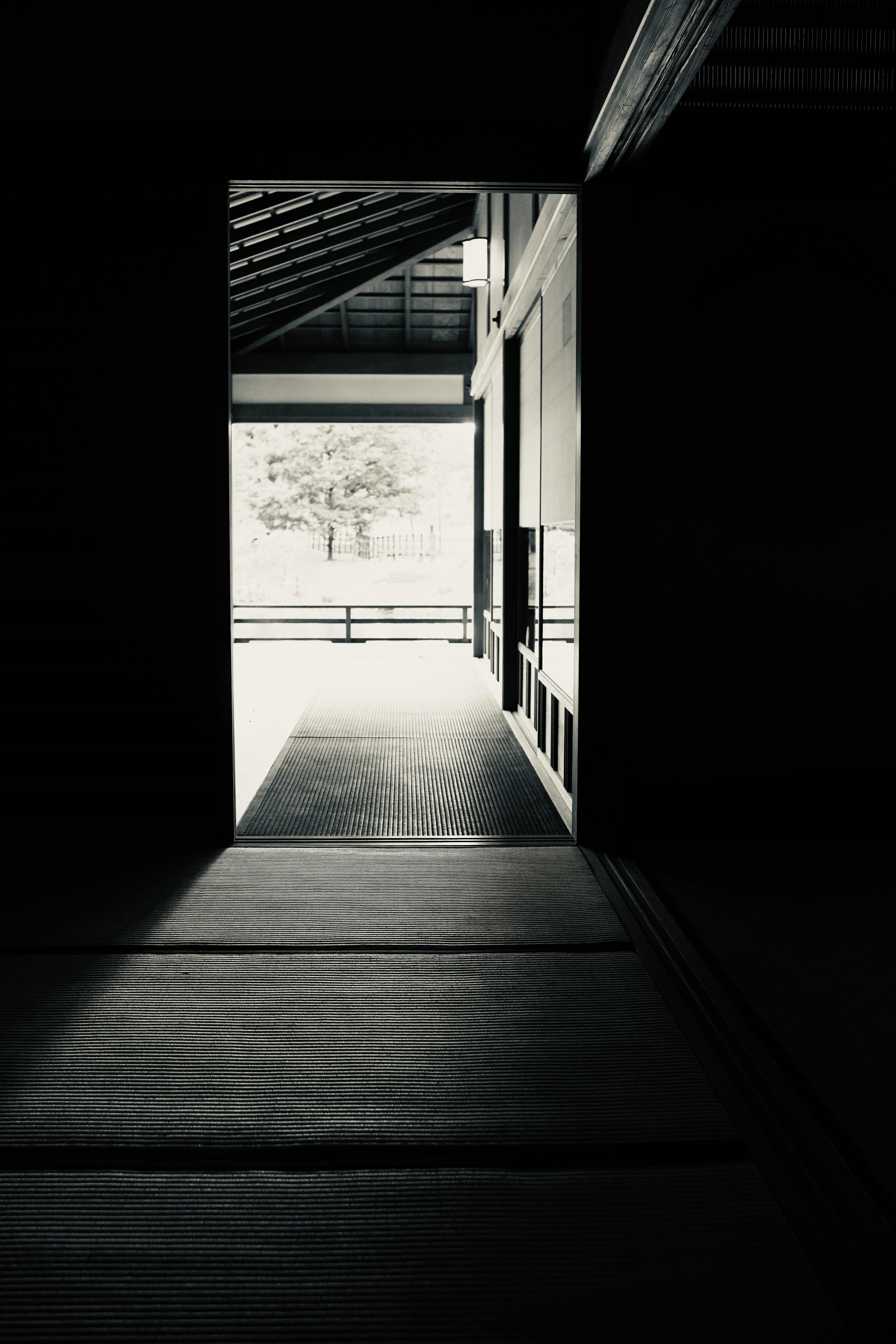 wooden beams interior house, ilustrasi artikel Mastering the Art: A Deep Dive into Vintage Craftsman Style 6