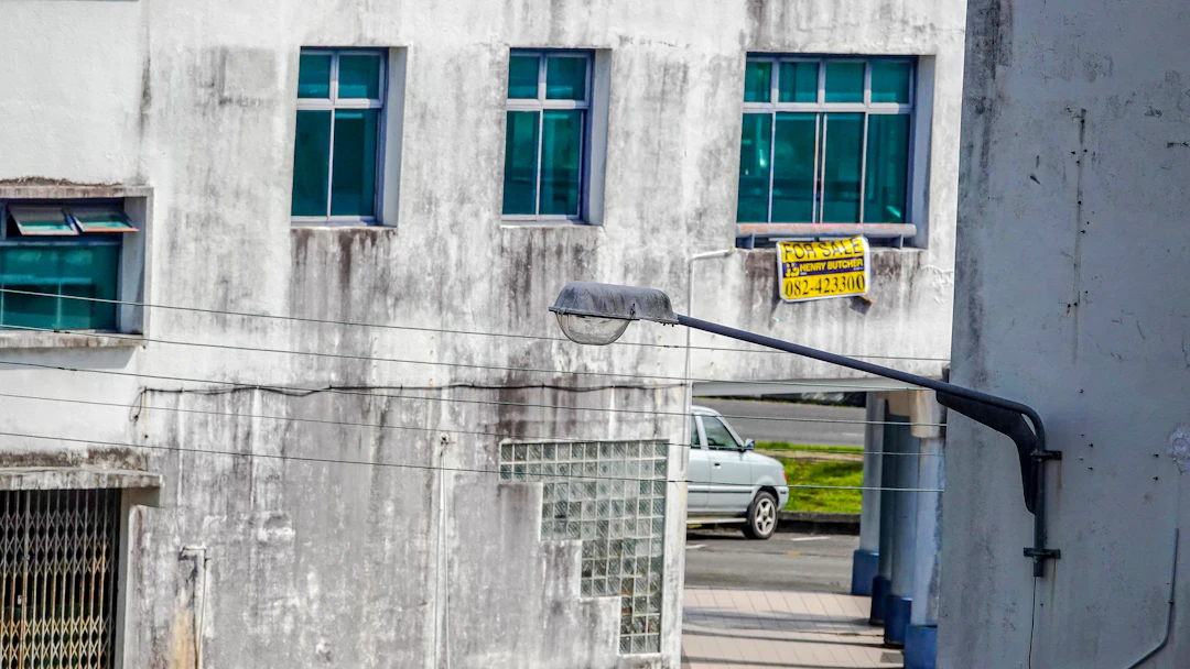Commercial building for sale