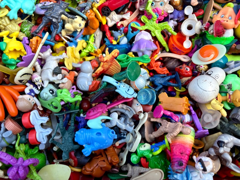 Jouets colorés entrepôt déstockage