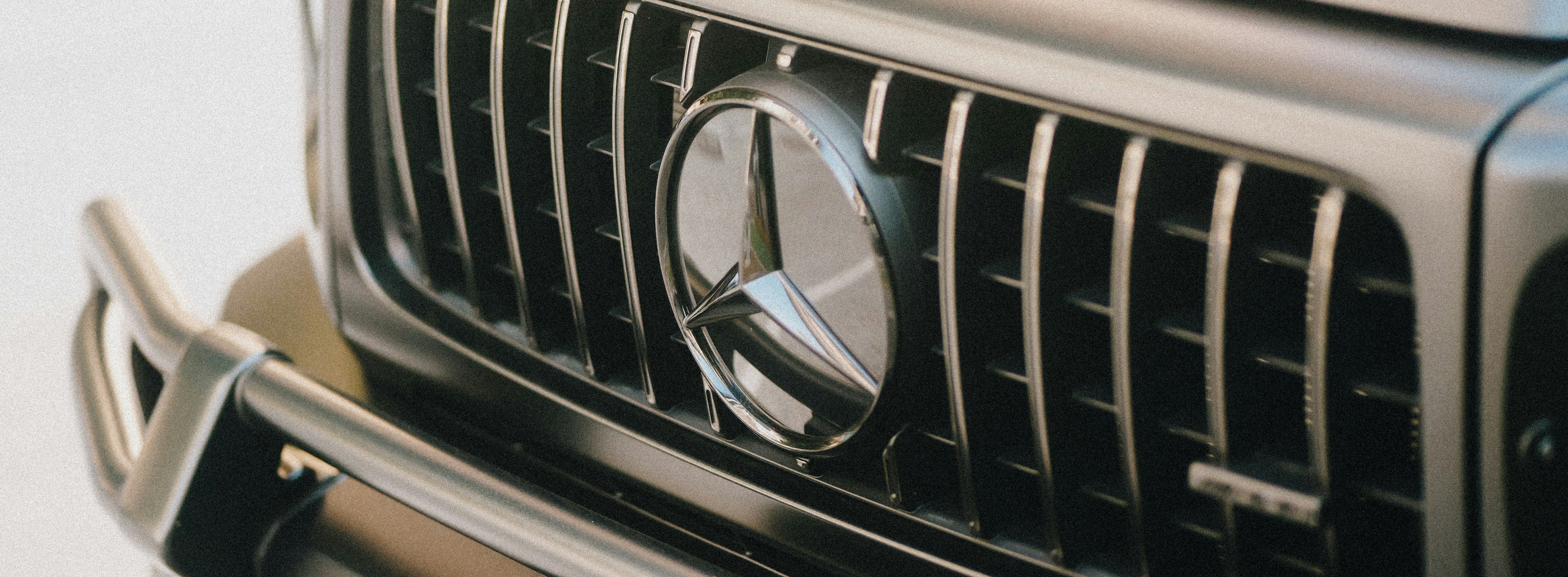 메르세데스-벤츠 G-왜건 그릴 클로즈업