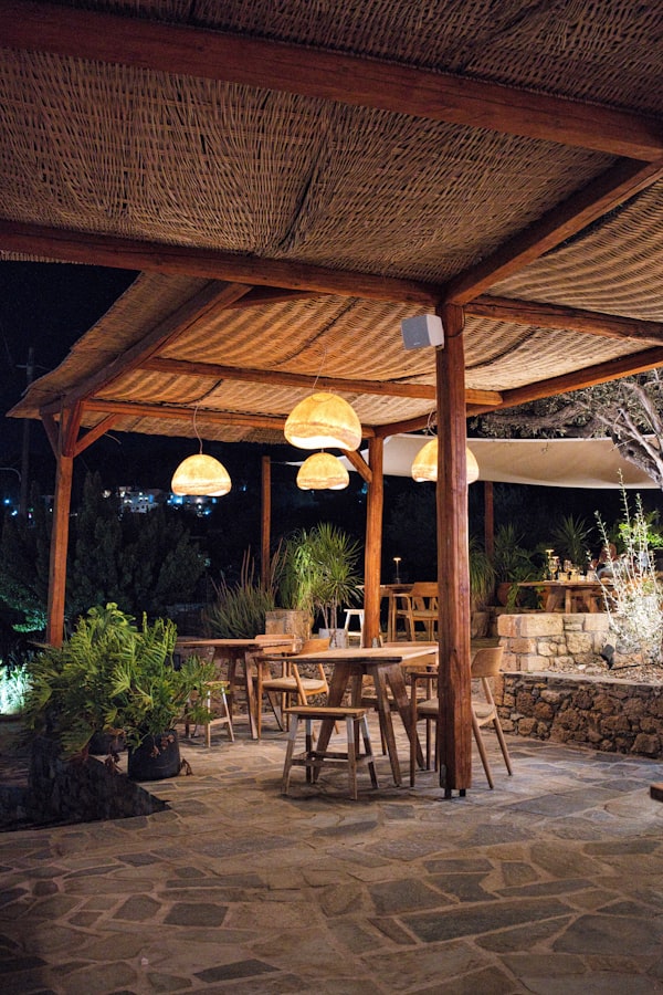 Outdoor dining area at Hoburne Park perfect for family meals