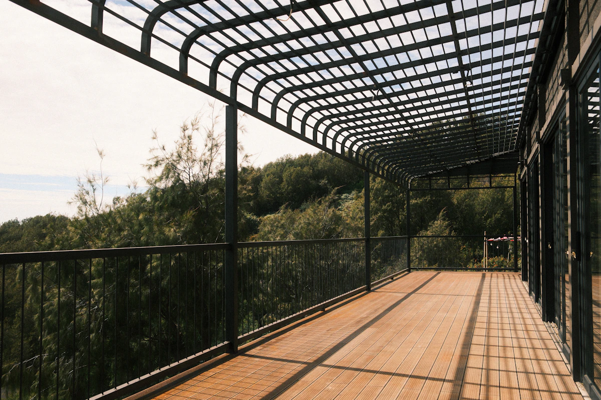Shaded terrace with an outdoor screen system