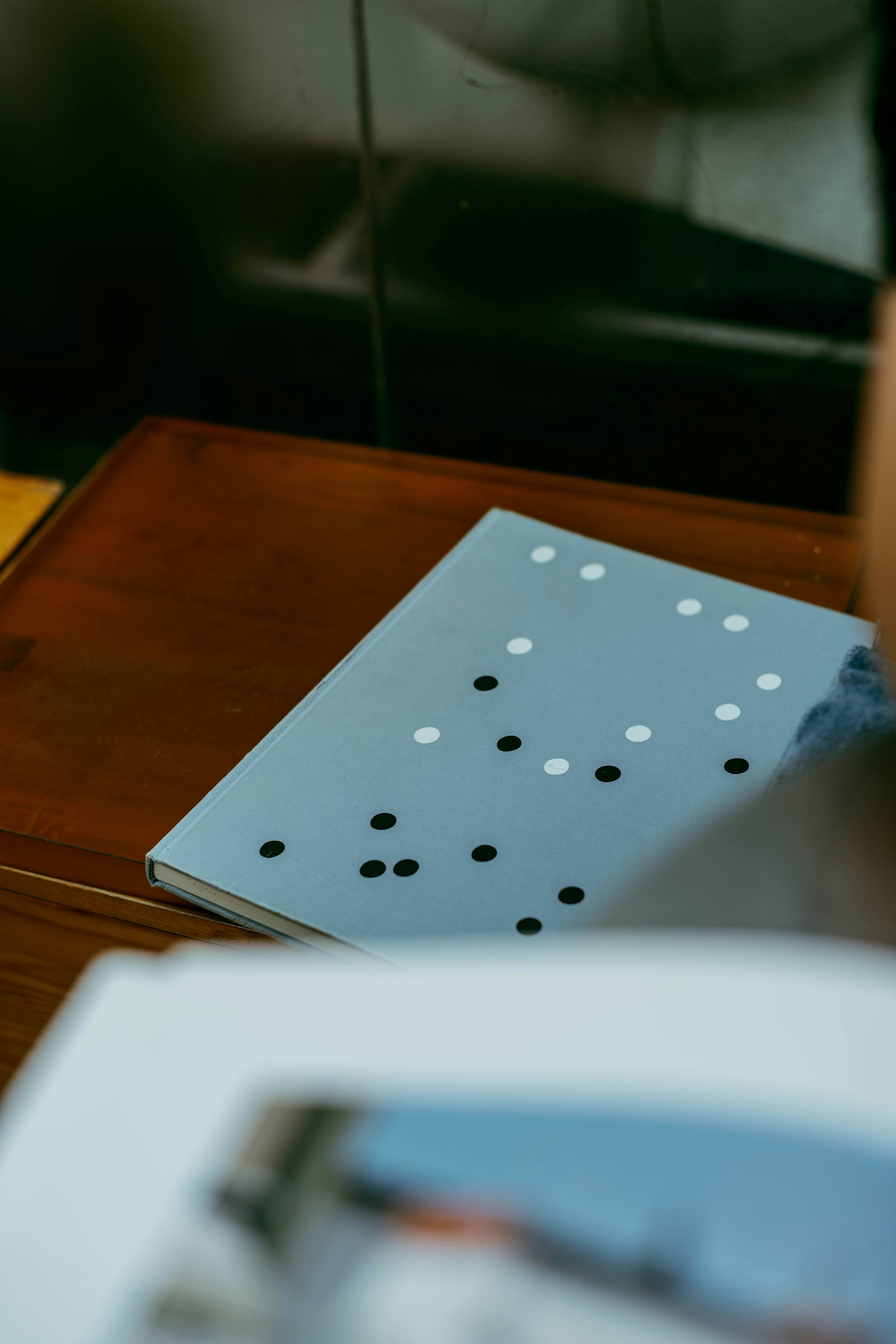 minimalist workspace planning notebook, wallpaper, Planning Break: Why You Should Take One for Better Results 4