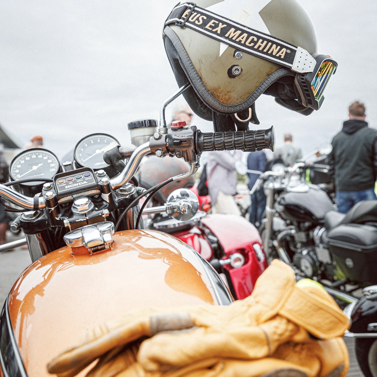 Motorcycle Servicing image background image