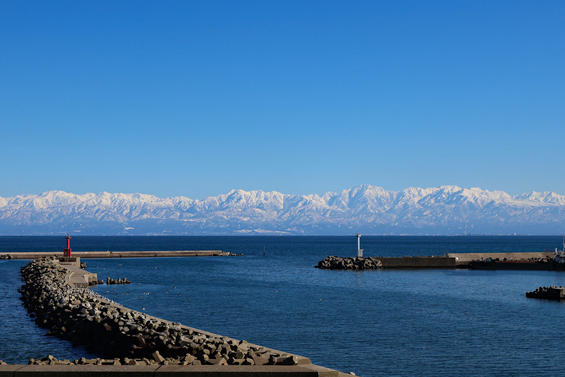立山連峰と富山の風景