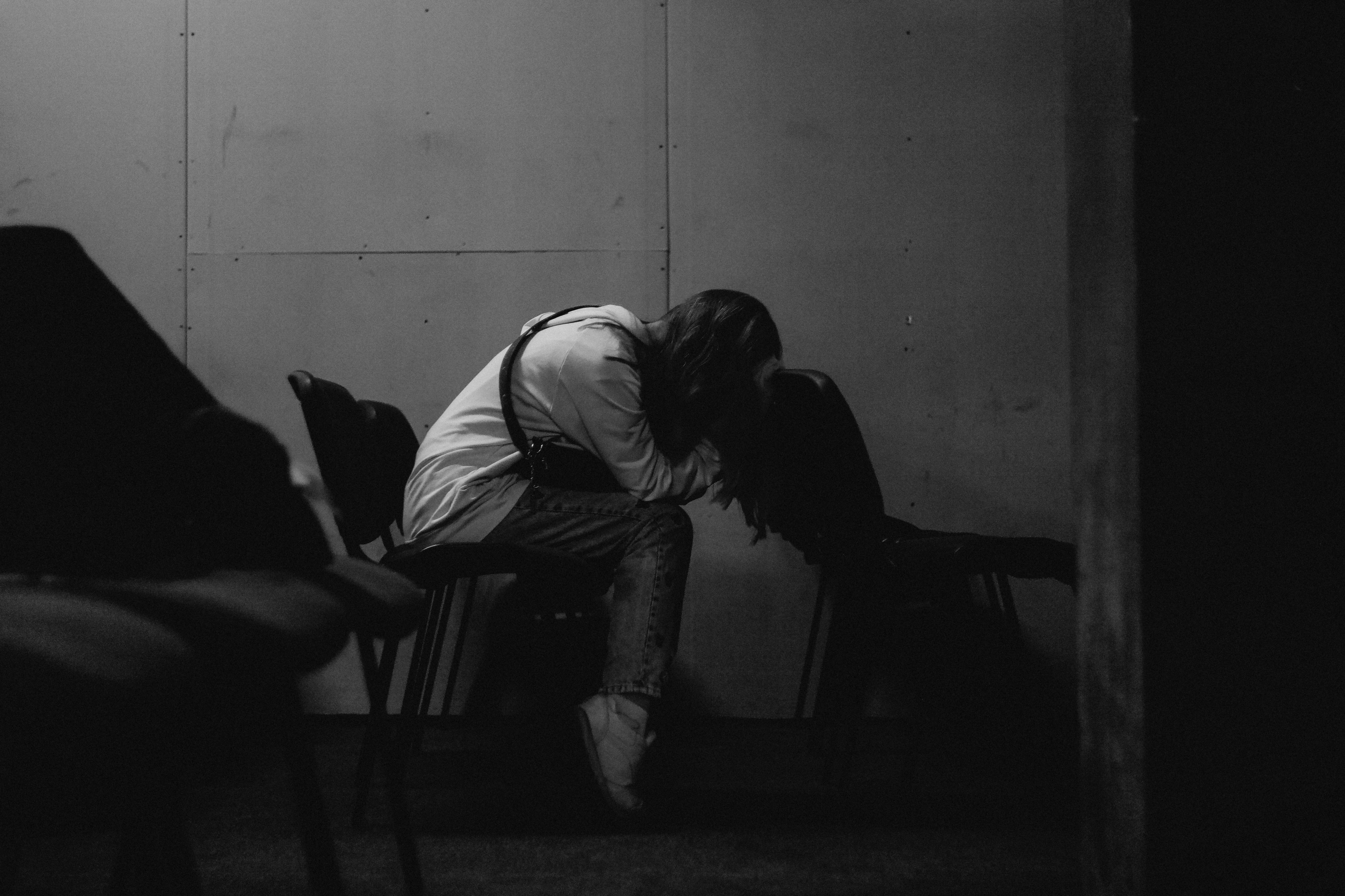 Person experiencing psychological distress like anxiety - symptoms of Klonopin withdrawal