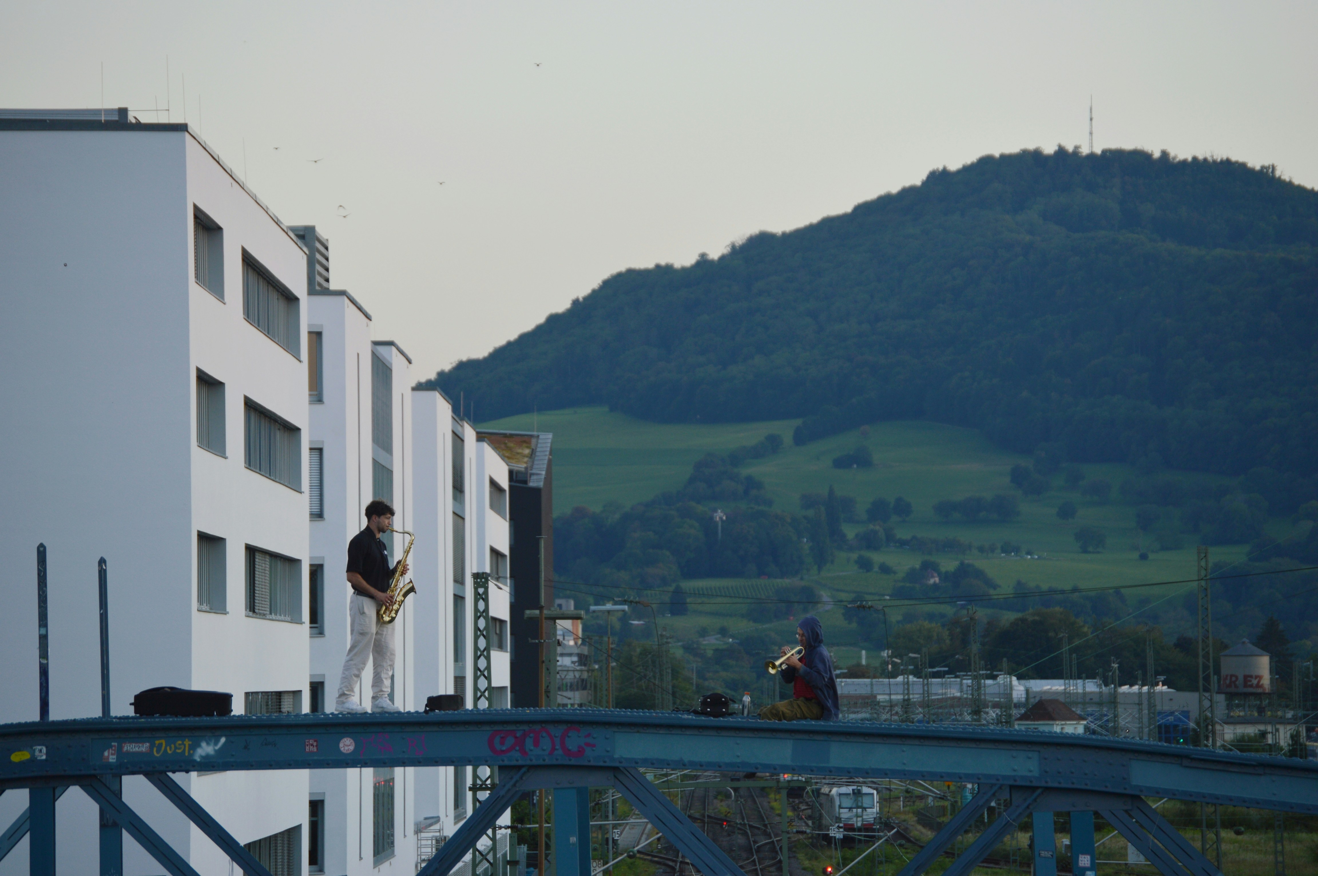 photo-1759861189788-afeecba1207f?ixid=M3wxMjA3fDB8MXxzZWFyY2h8MjB8fGdhbnpoZWl0bGljaGUlMjBwaHlzaW8lMjBwcmF4aXMlMjBpbiUyMGJhc2VsfGVufDB8fHx8MTc2MTMyODkxMXww\u0026ixlib=rb-4.1.0