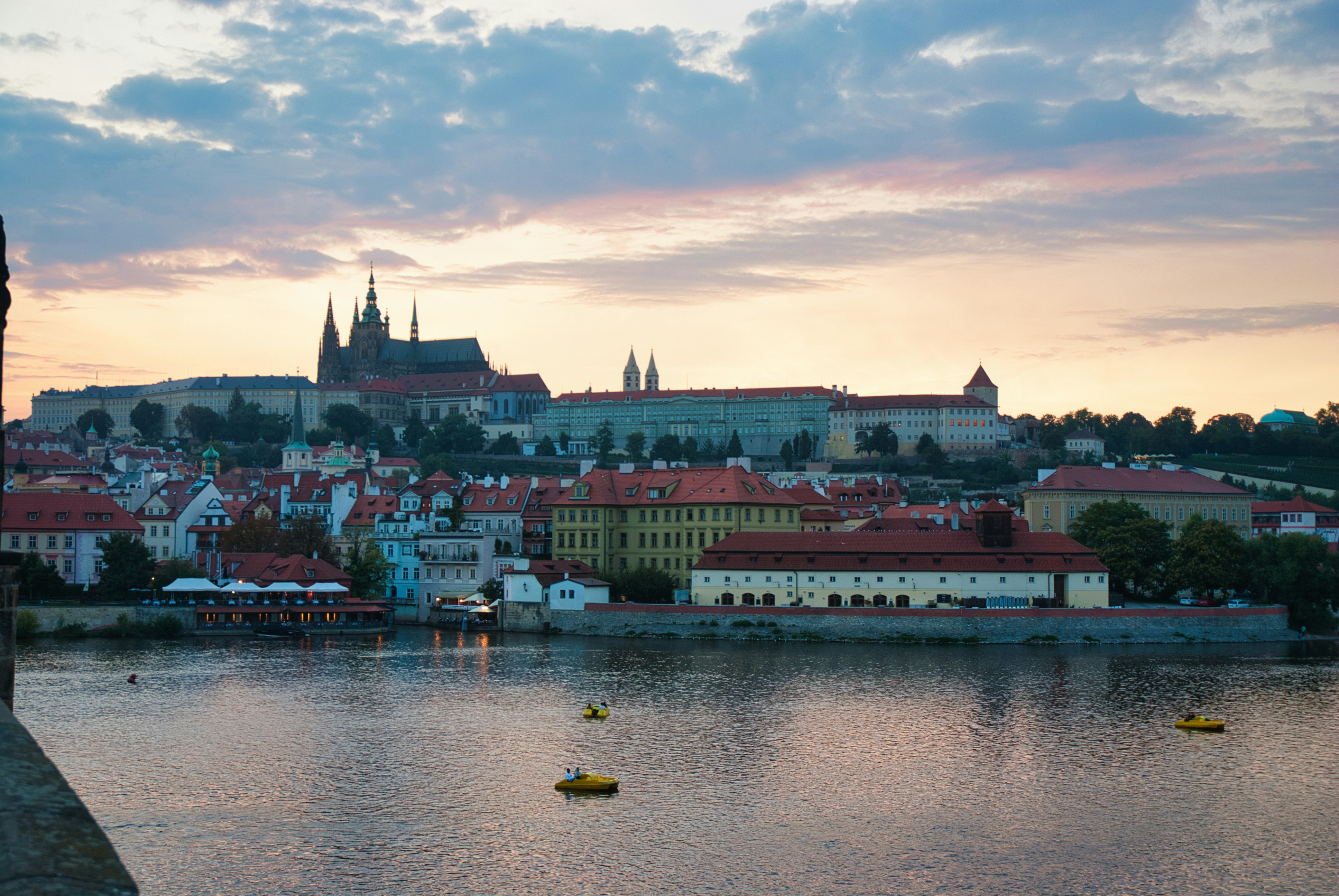 Stay online in the Czech Republic with a prepaid eSIM from eSIMlii. Instant activation, no roaming charges, and reliable coverage.