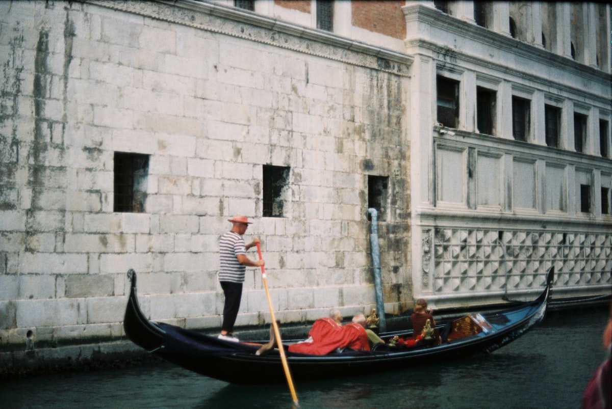 Venetian Rowing Lesson