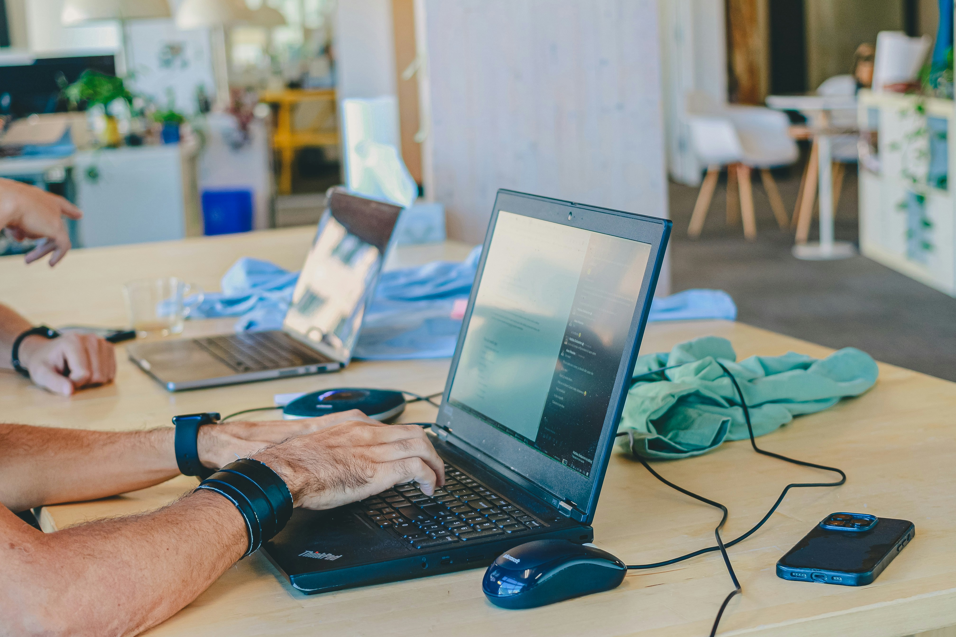 ¿Cómo puede el software hacer que el trabajo remoto sea más sostenible?