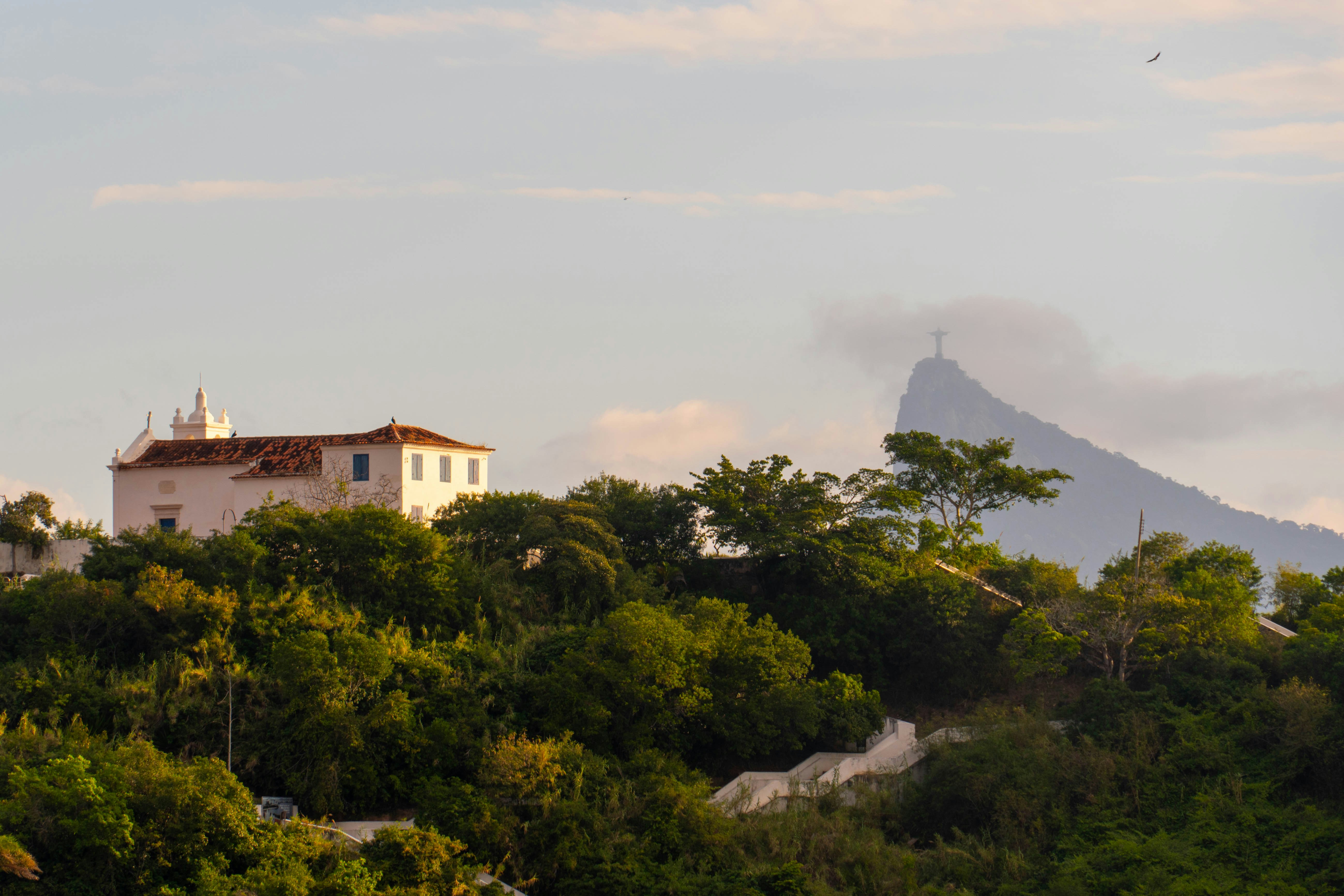 Sugarloaf Mountain: Ikon Rio de Janeiro yang Wajib Dikunjungi