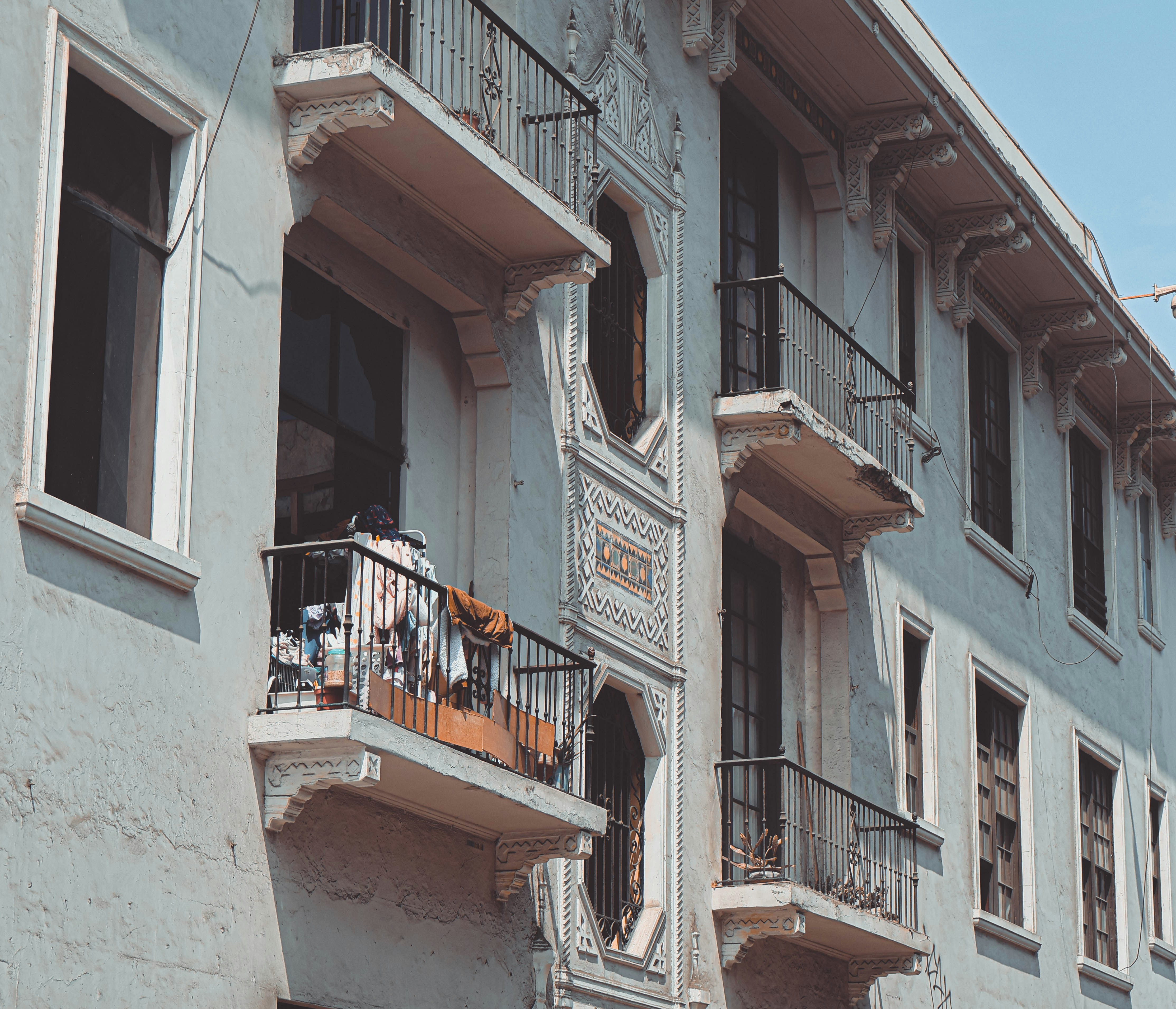 shabby chic balcony, wallpaper, Shabby Chic Balcony: Affordable Style 5