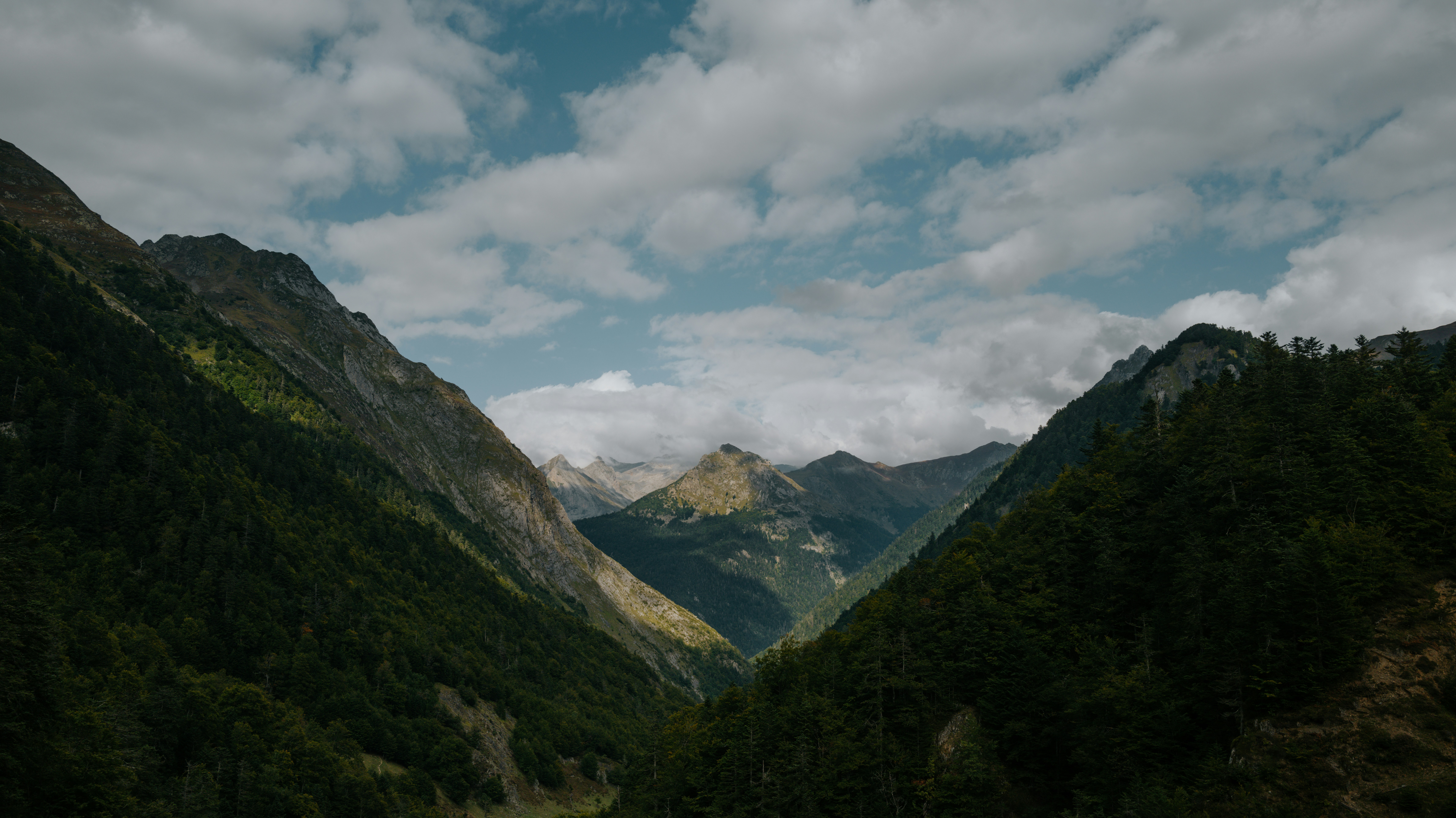 Photo by mathieuodin