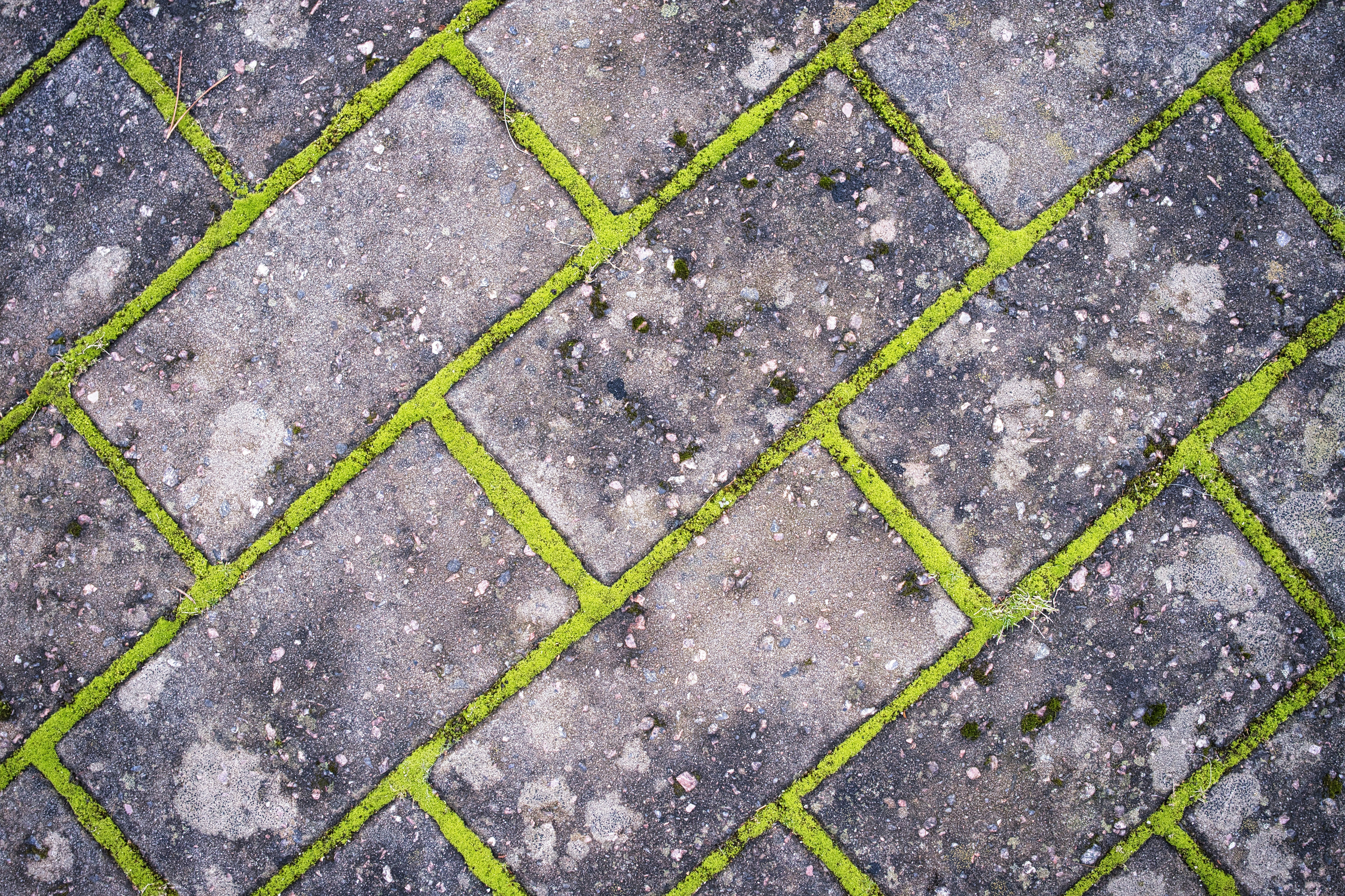 Natural stone paving pattern