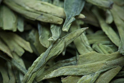 Premium Tea Leaves (Assam, Darjeeling, Nilgiri)