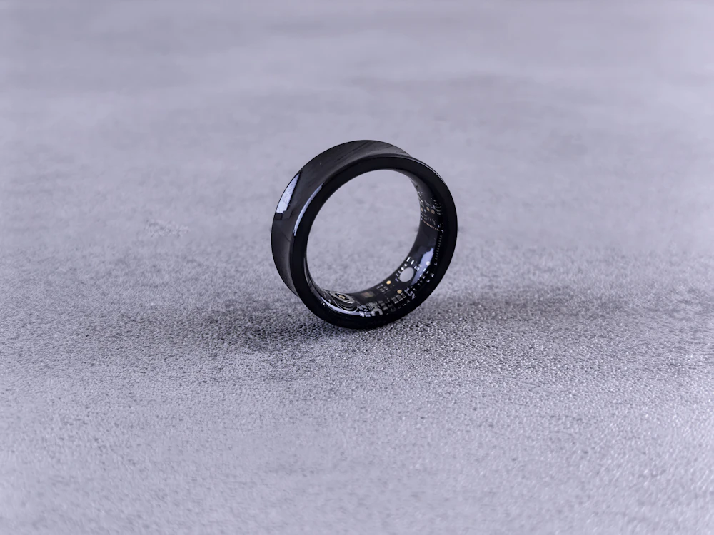 Black smart ring standing upright