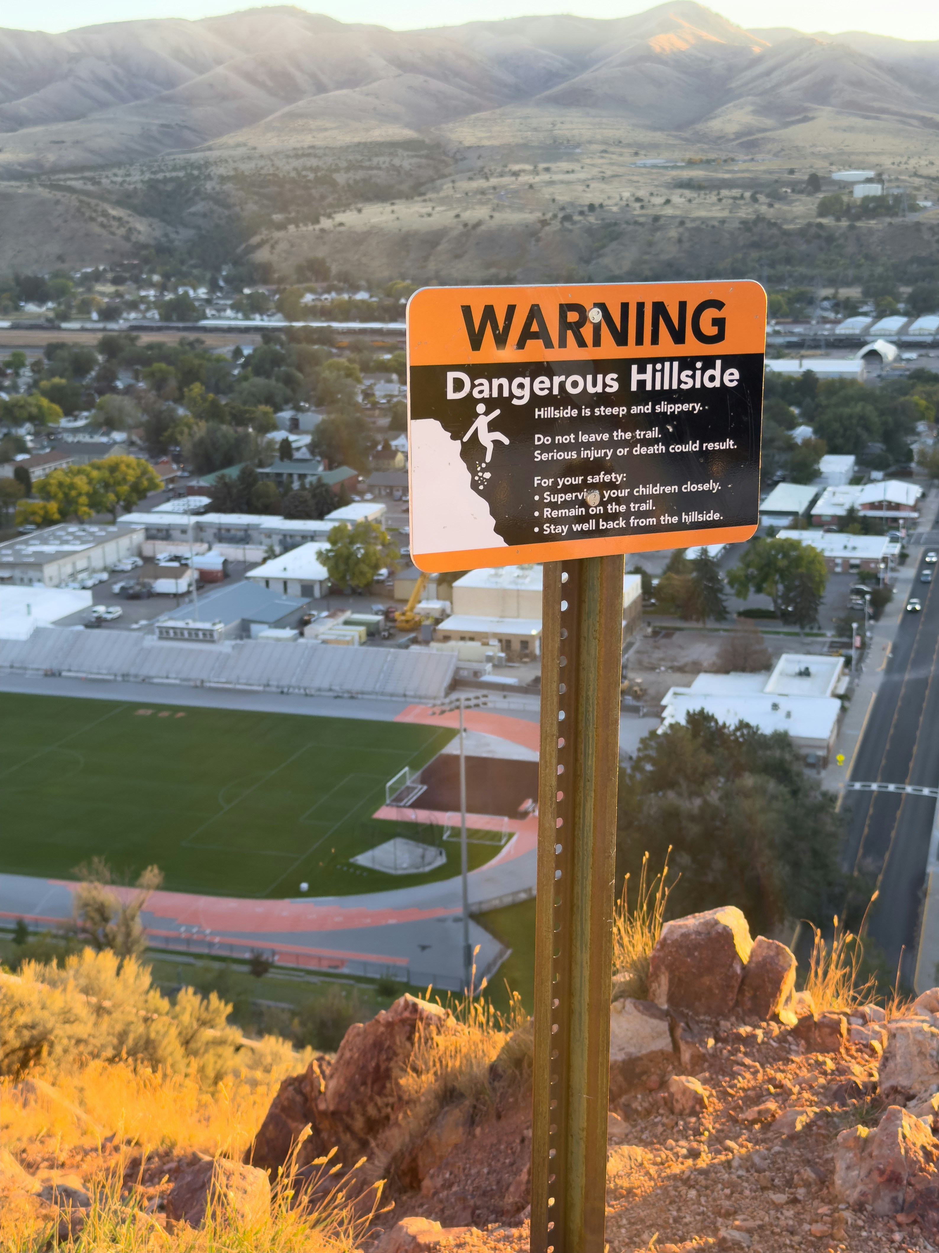 The Freelancers’ Guide to Edge‑First Workflows and Offline‑Ready Kiosks (2026)