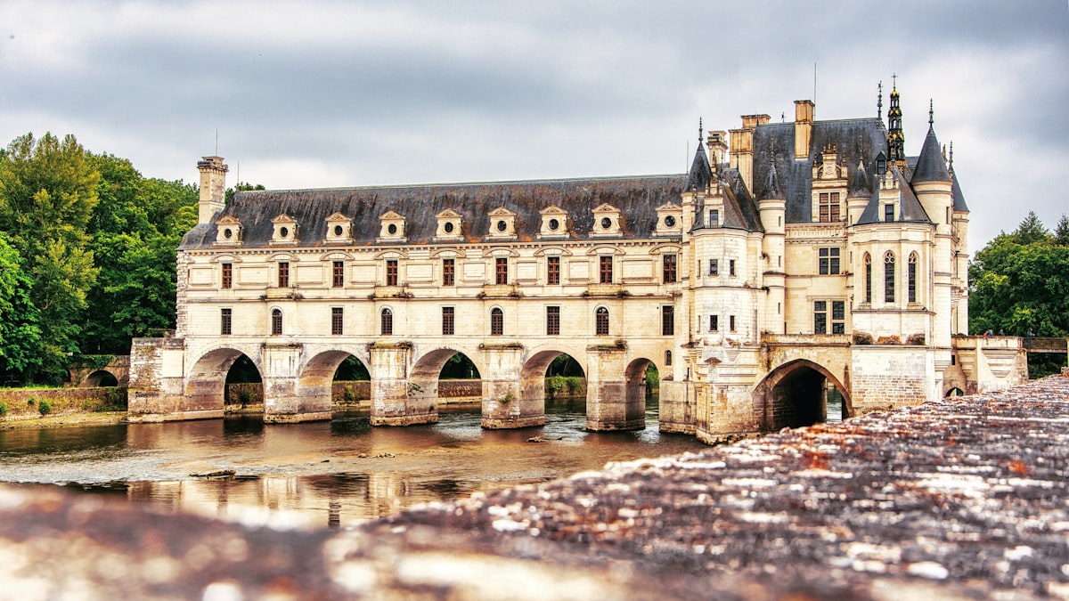 Pays de la Loire, entre marais et chateaux.