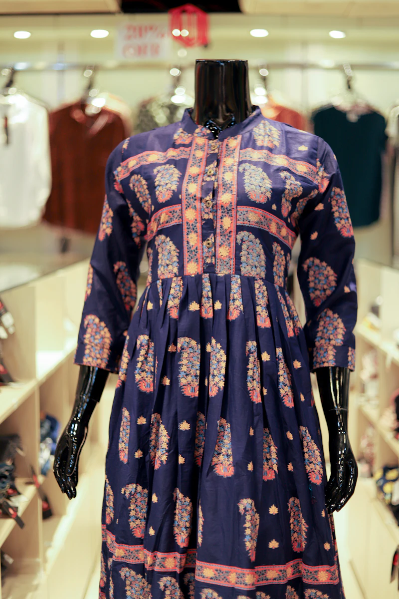 Hand-Embroidered Cotton Set - Indigo Paisley