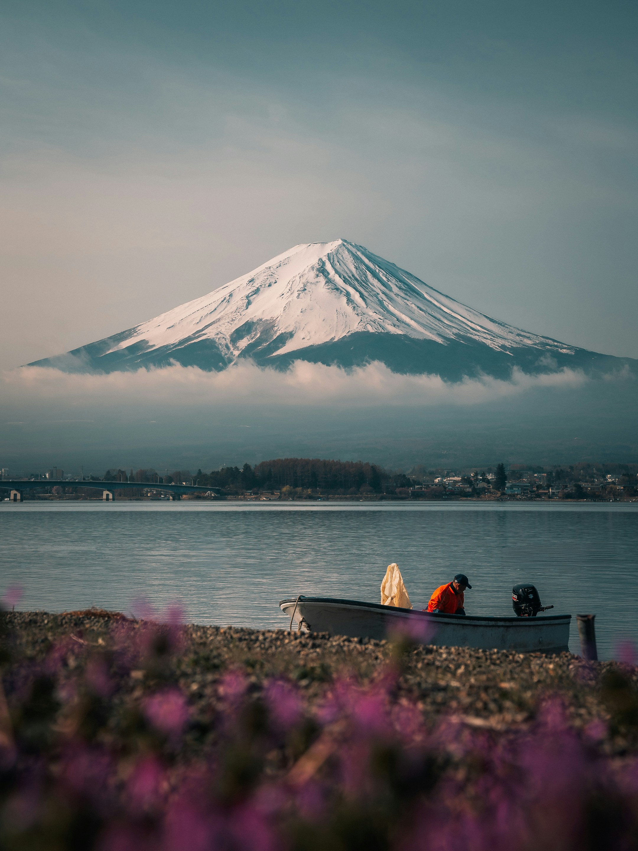 Photo by sebastiandugudae