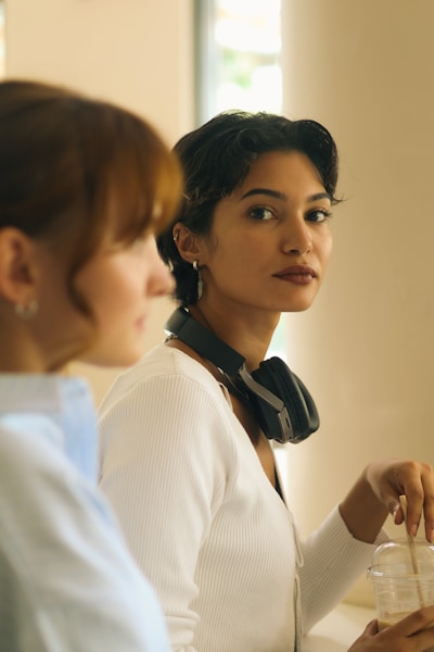 咖啡厅读书分享会