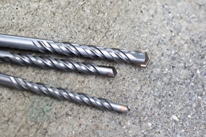 Black+Decker BEH710 taladro percutor económico