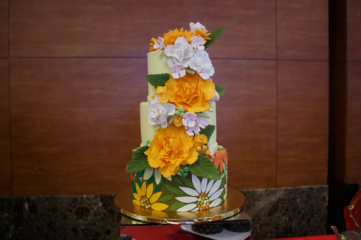 How Can You Safely Use Garden Flowers In Your Baking?
